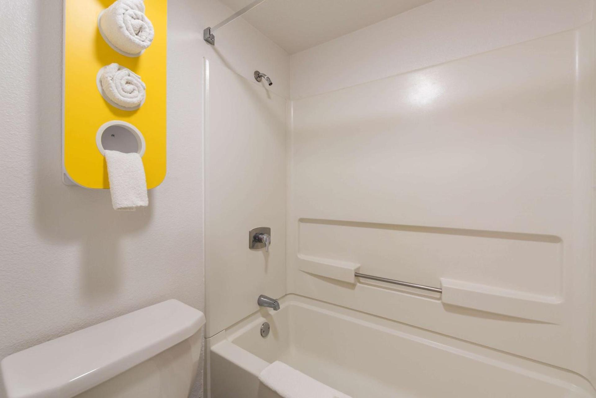Motel 6-Saint Paul, MN - I-94 photo 18