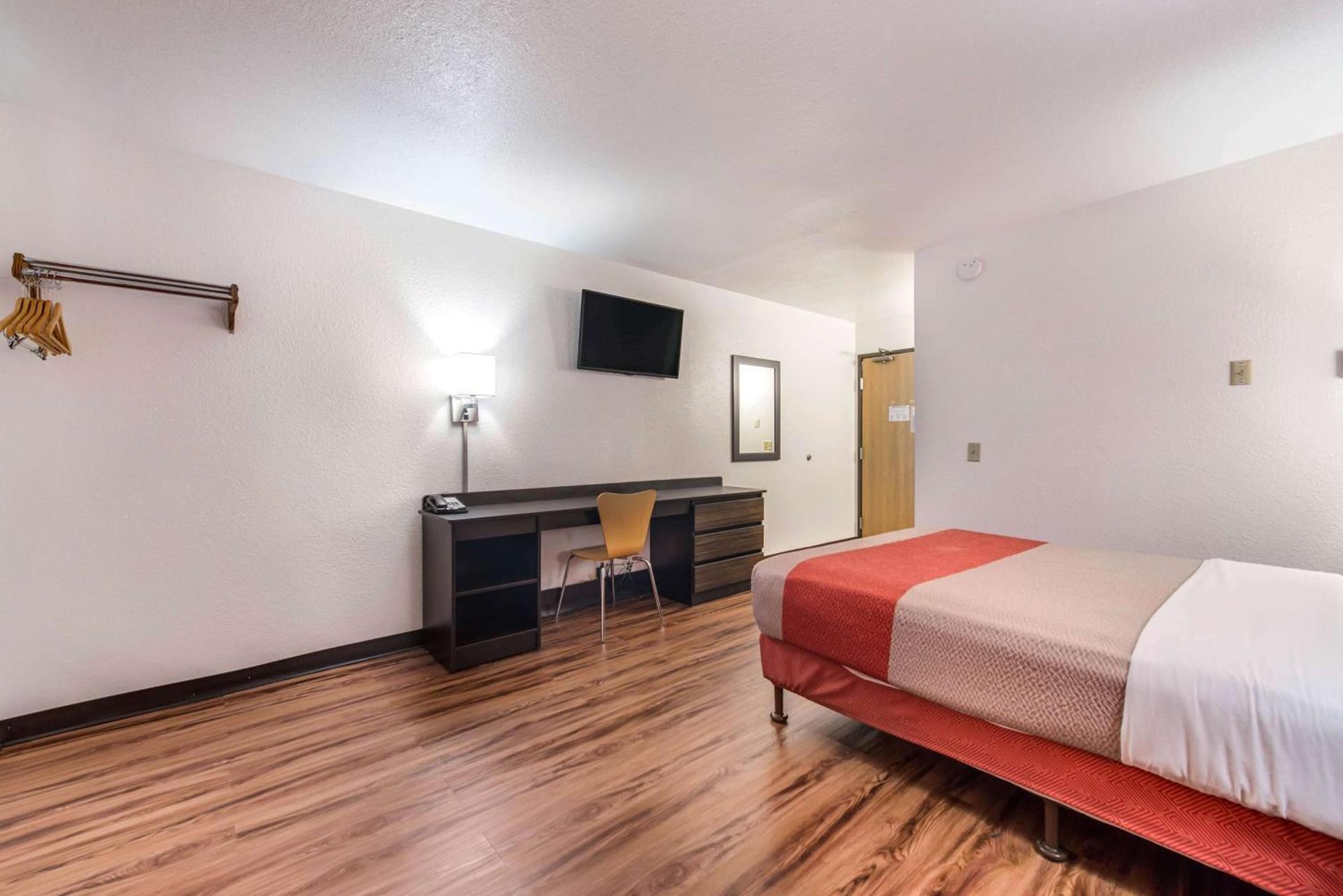 Motel 6-Saint Paul, MN - I-94 photo 9