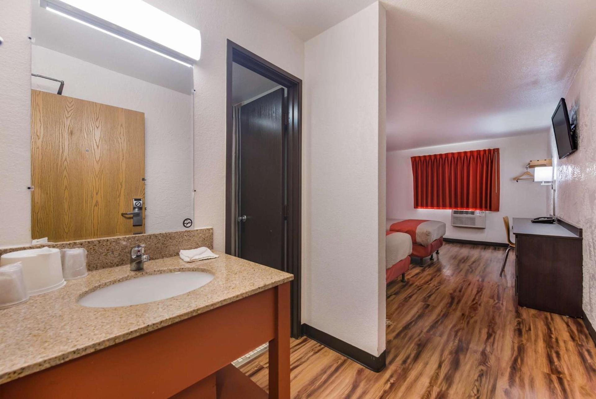 Motel 6-Saint Paul, MN - I-94 photo 12