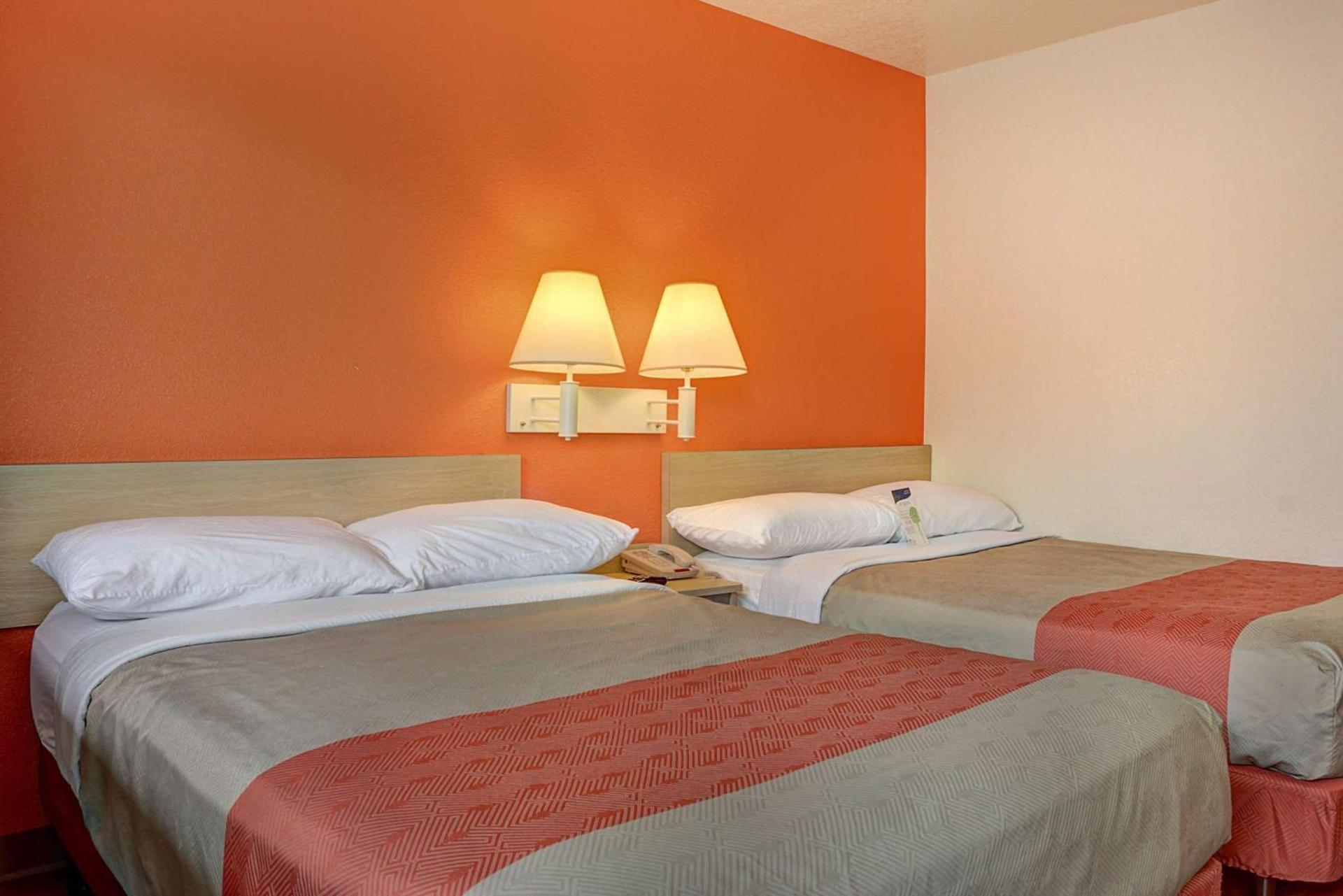 Motel 6-Portland, OR - Central photo 4
