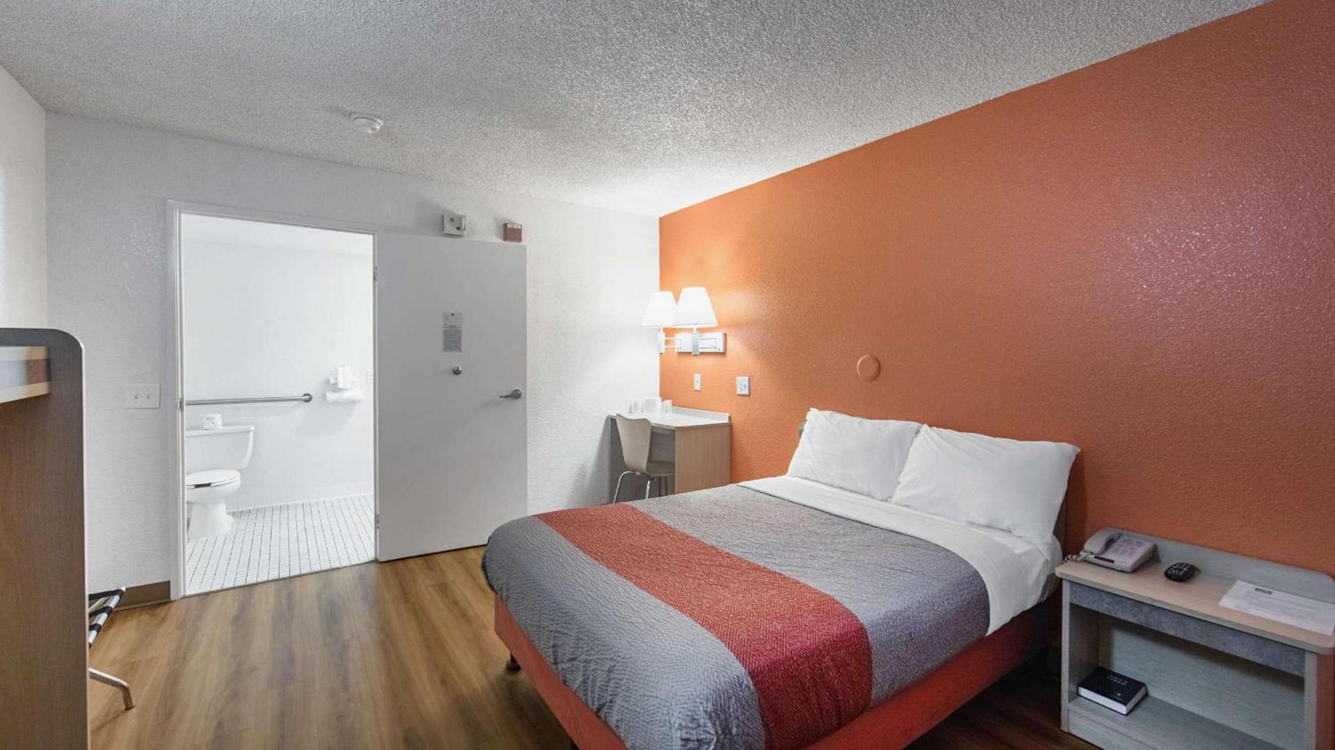 Motel 6-Medford, OR - North photo 8