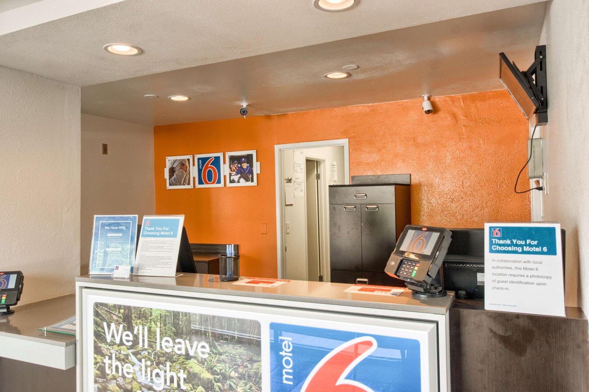 Motel 6-Everett, WA - North photo 3