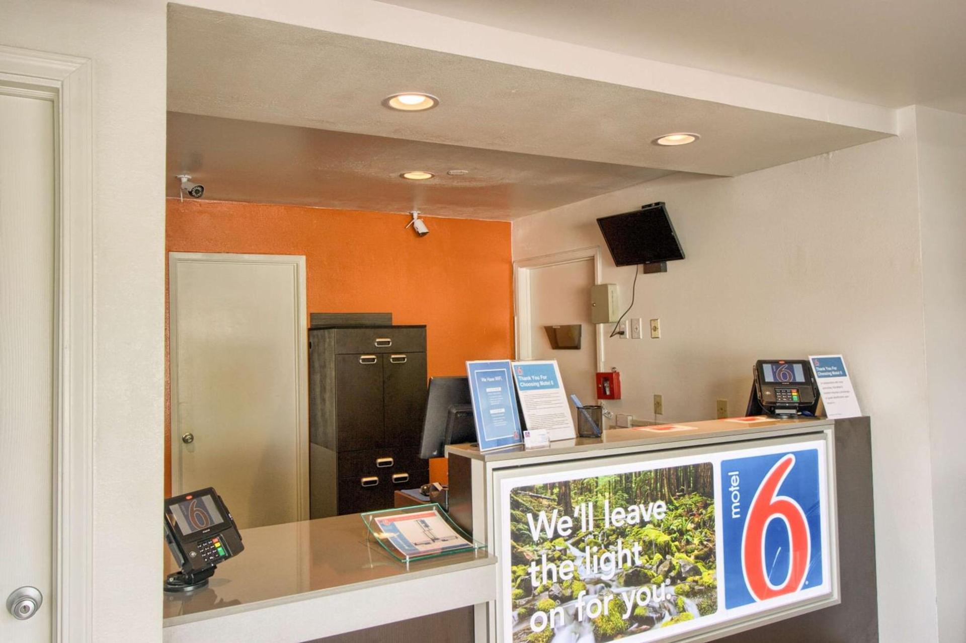 Motel 6-Everett, WA - North photo 4