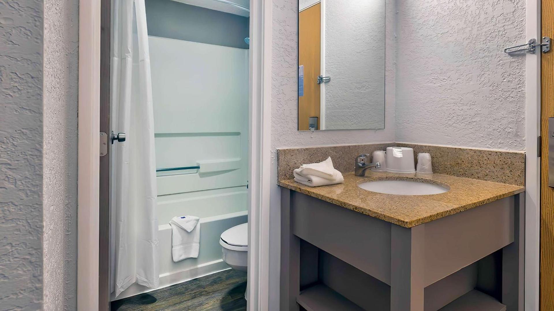Motel 6-Milwaukee, WI - Glendale photo 20
