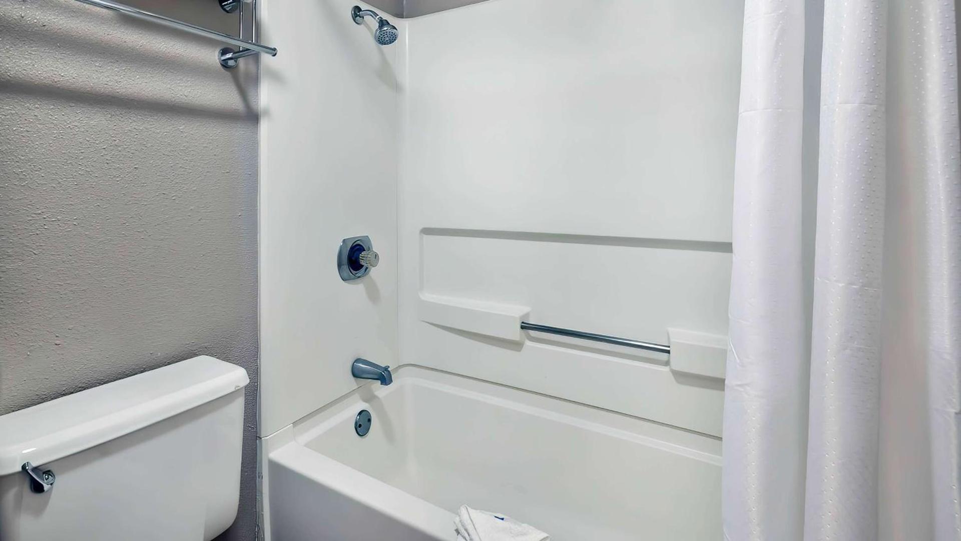 Motel 6-Milwaukee, WI - Glendale photo 22