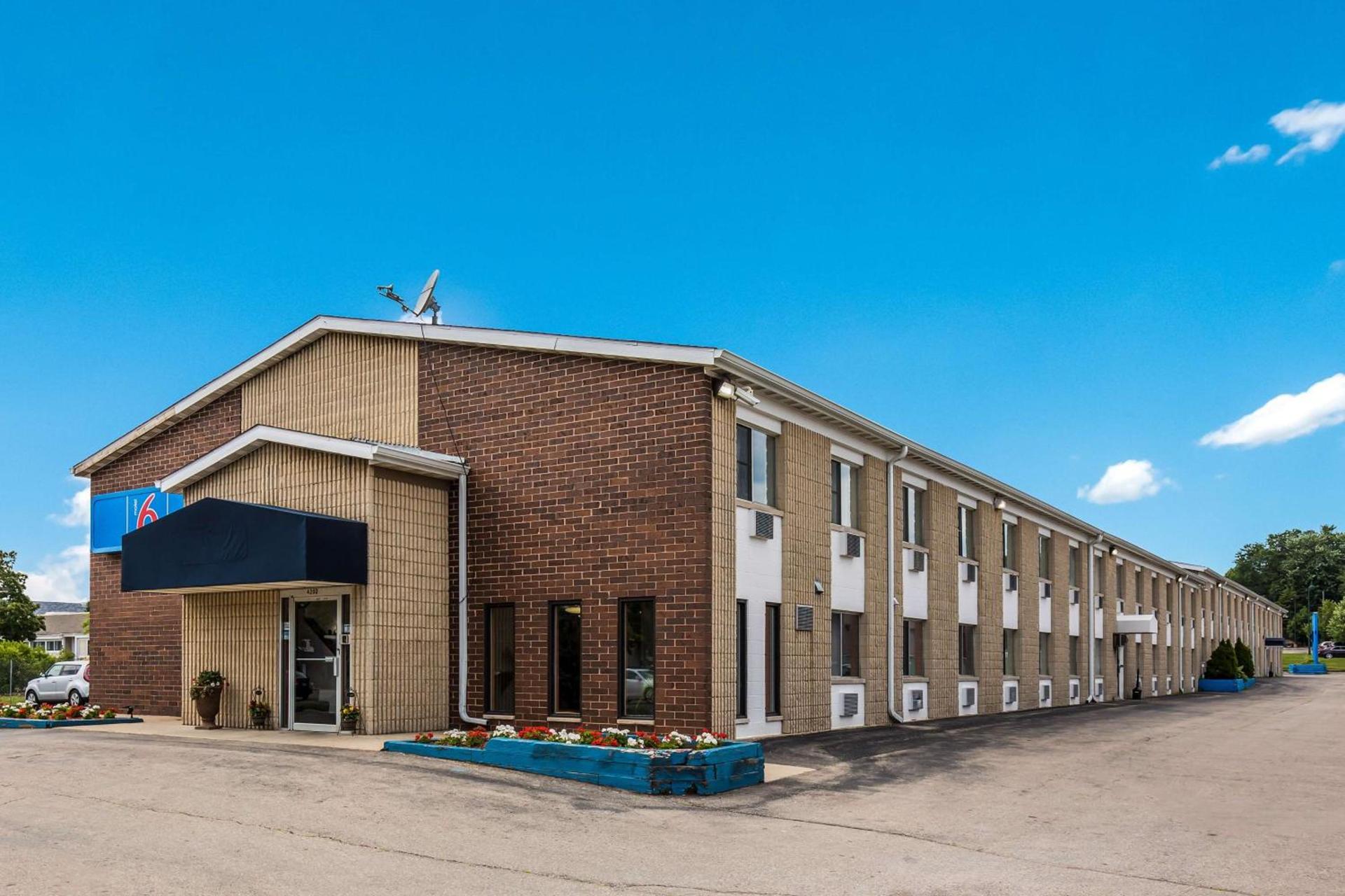 Motel 6-Madison, WI - East photo 12