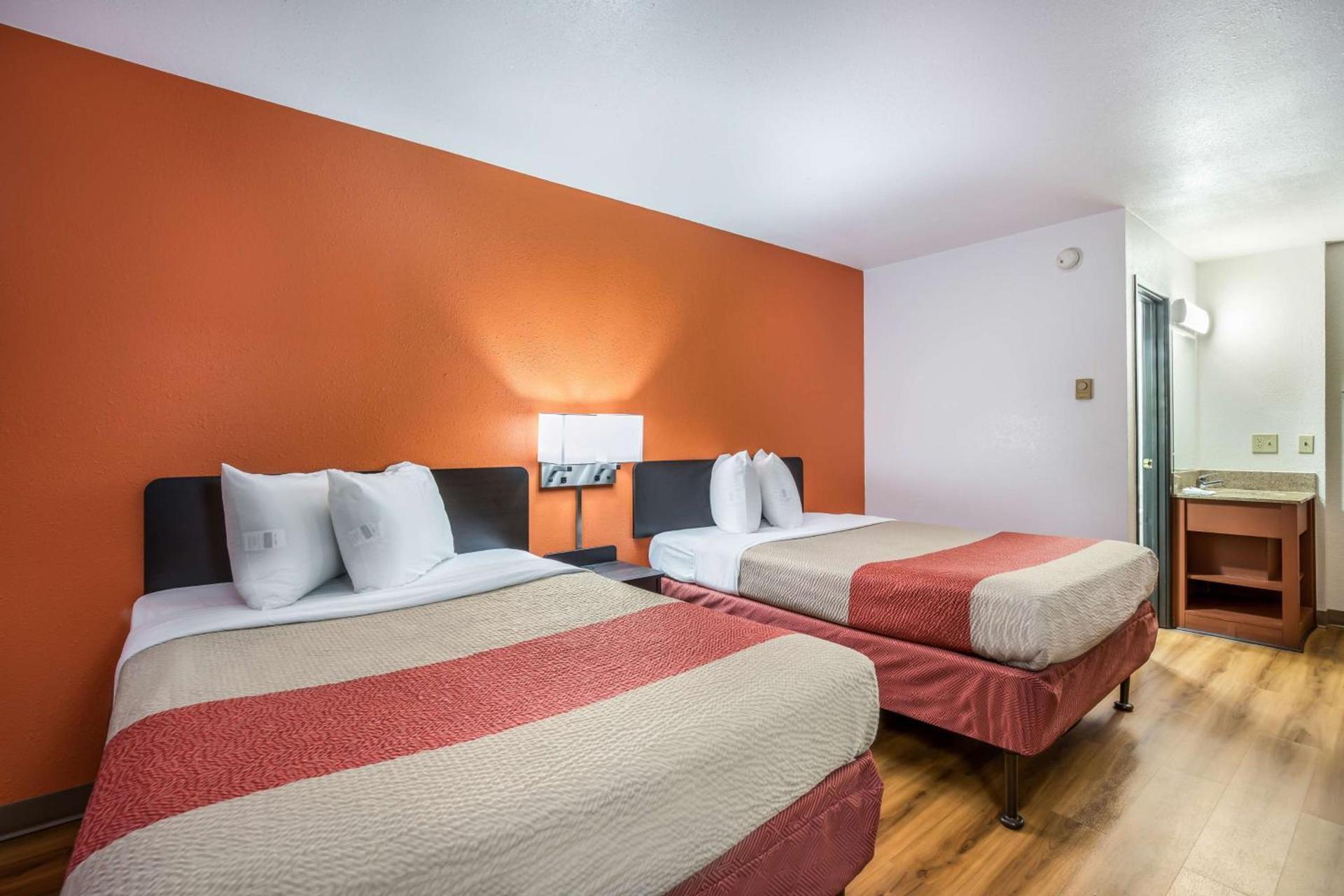 Motel 6-Madison, WI - East photo 23