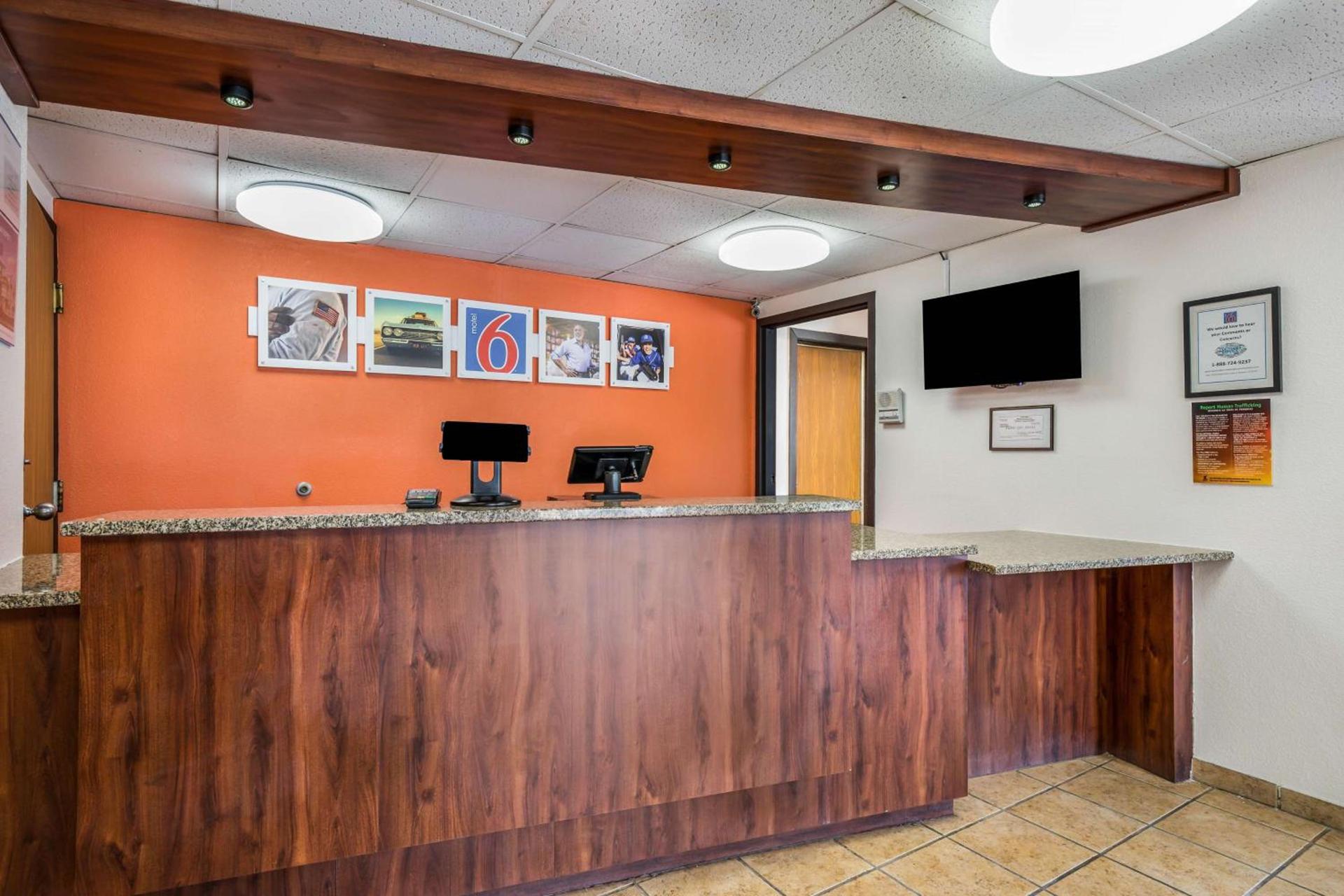 Motel 6-Madison, WI - East photo 5