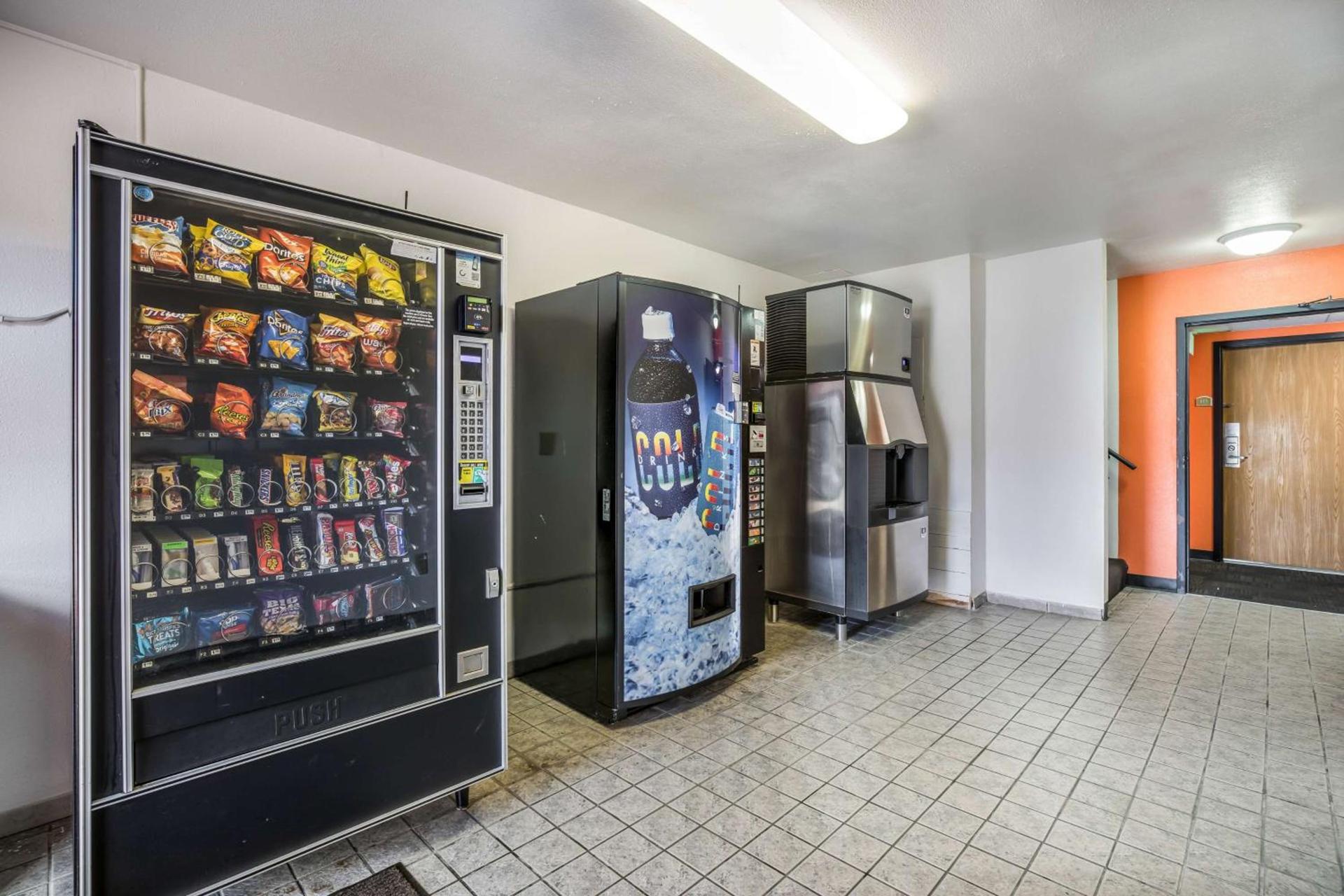 Motel 6-Madison, WI - East photo 10