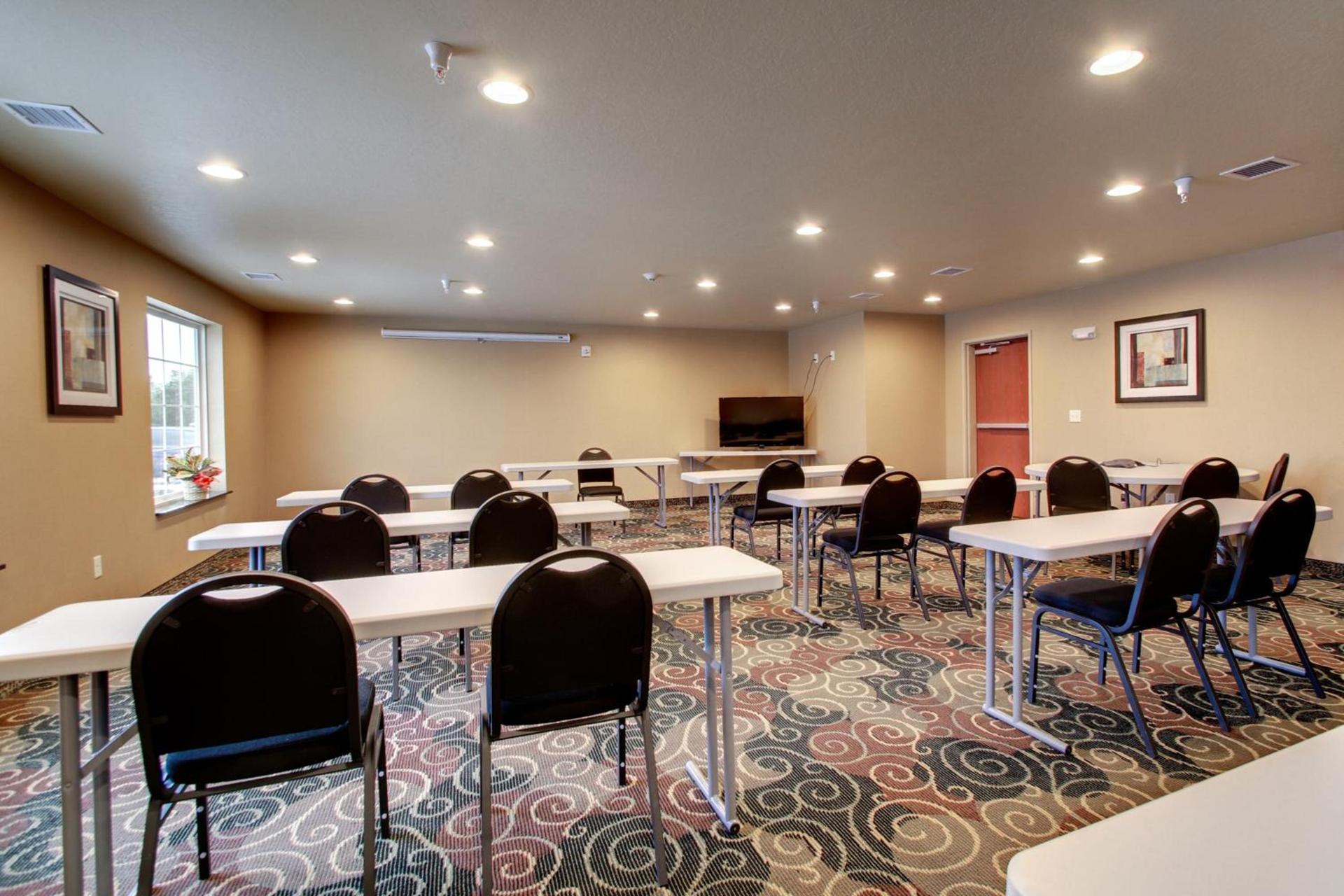Cobblestone Inn & Suites - Schuyler photo 27