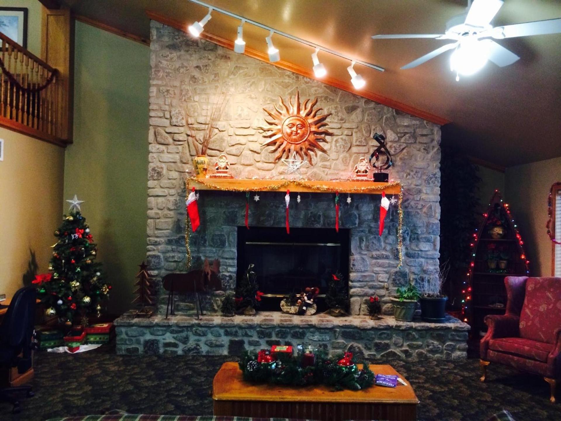 Regency Inn and Suites photo 6
