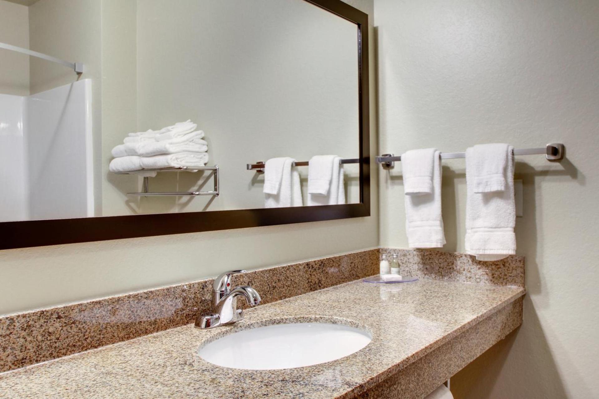 Cobblestone Inn & Suites - Schuyler photo 31