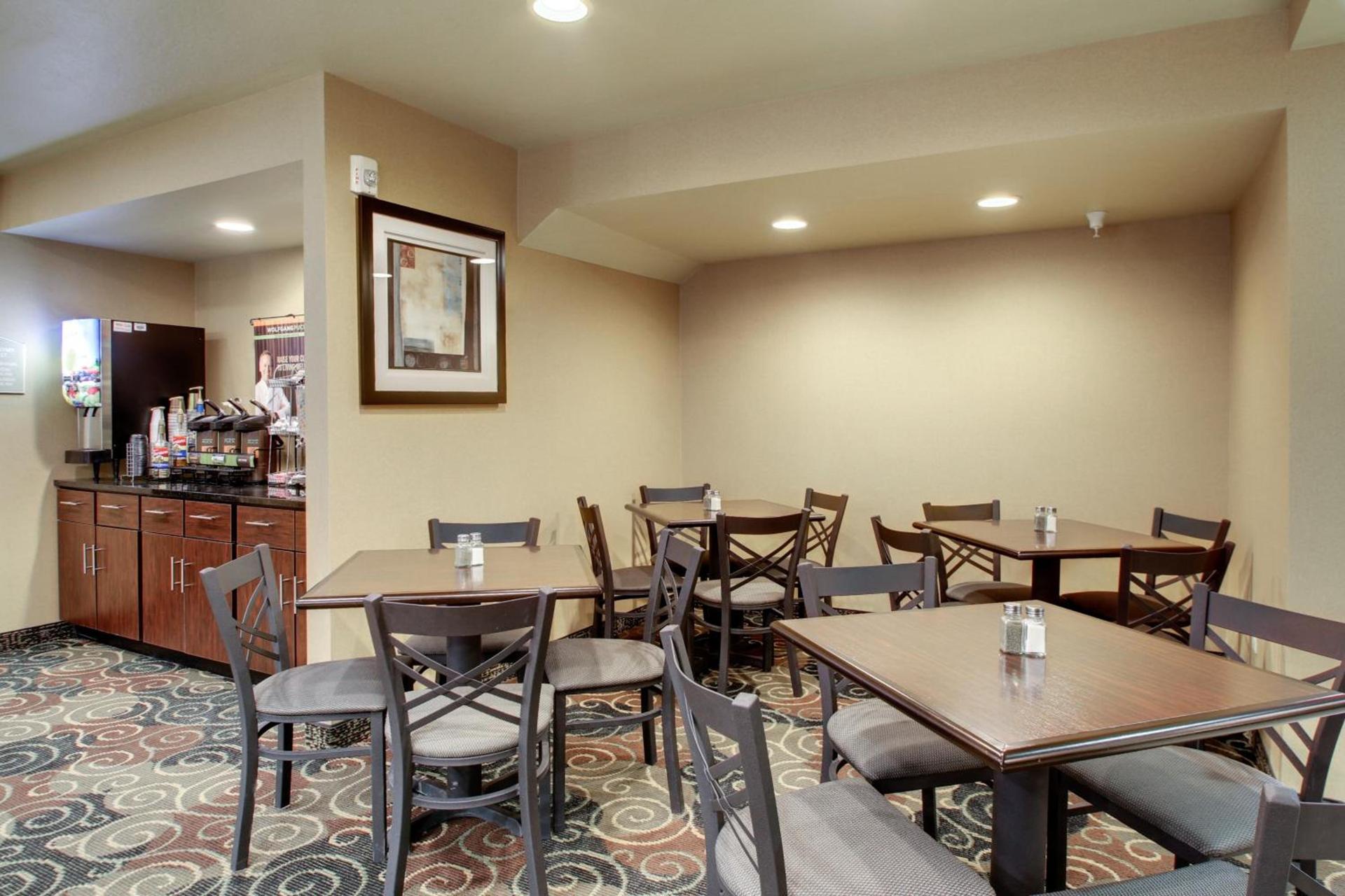 Cobblestone Inn & Suites - Schuyler photo 13