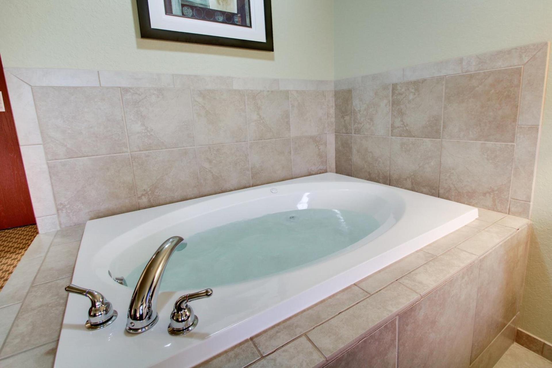 Cobblestone Inn & Suites - Schuyler photo 8