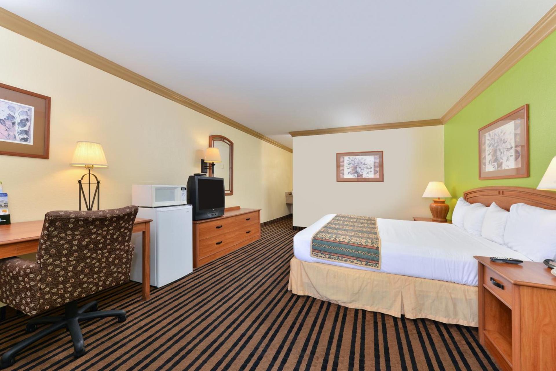 Americas Best Value Inn Vacaville photo 14