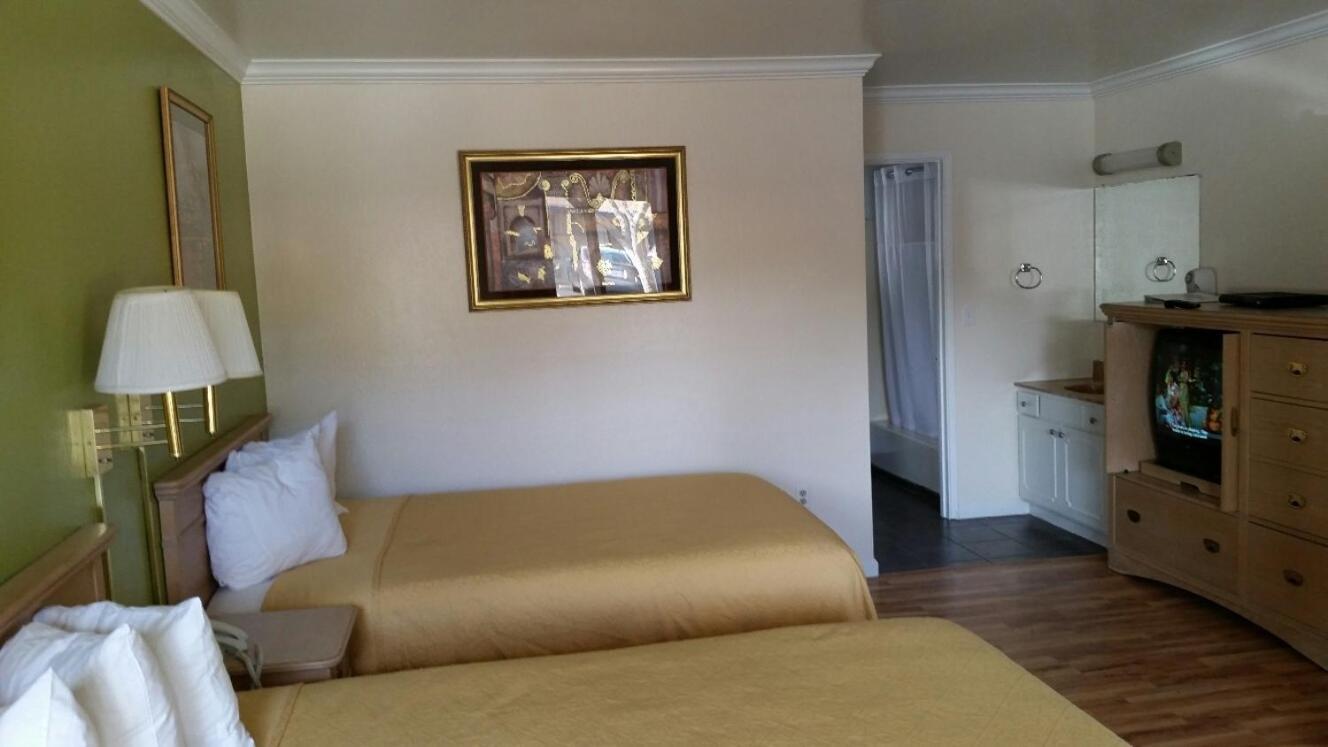 Kelseyville Motel photo 25