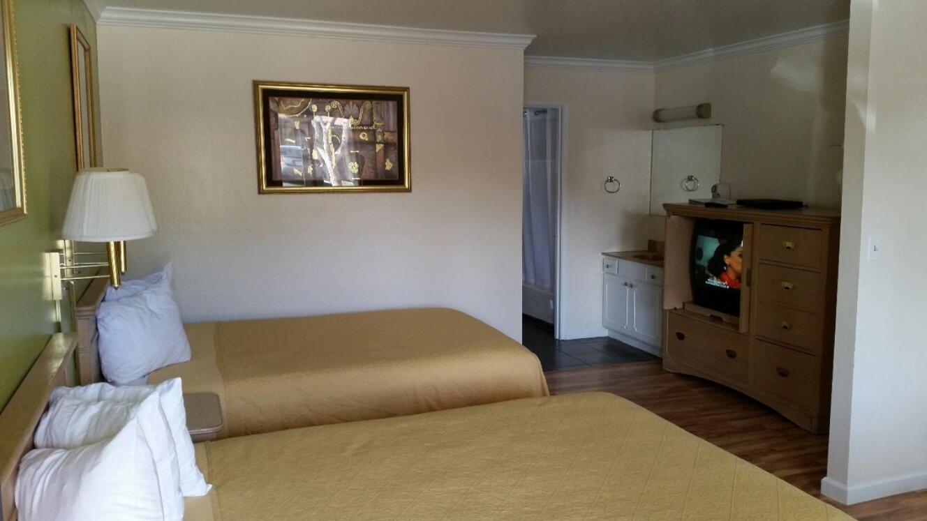 Kelseyville Motel photo 26