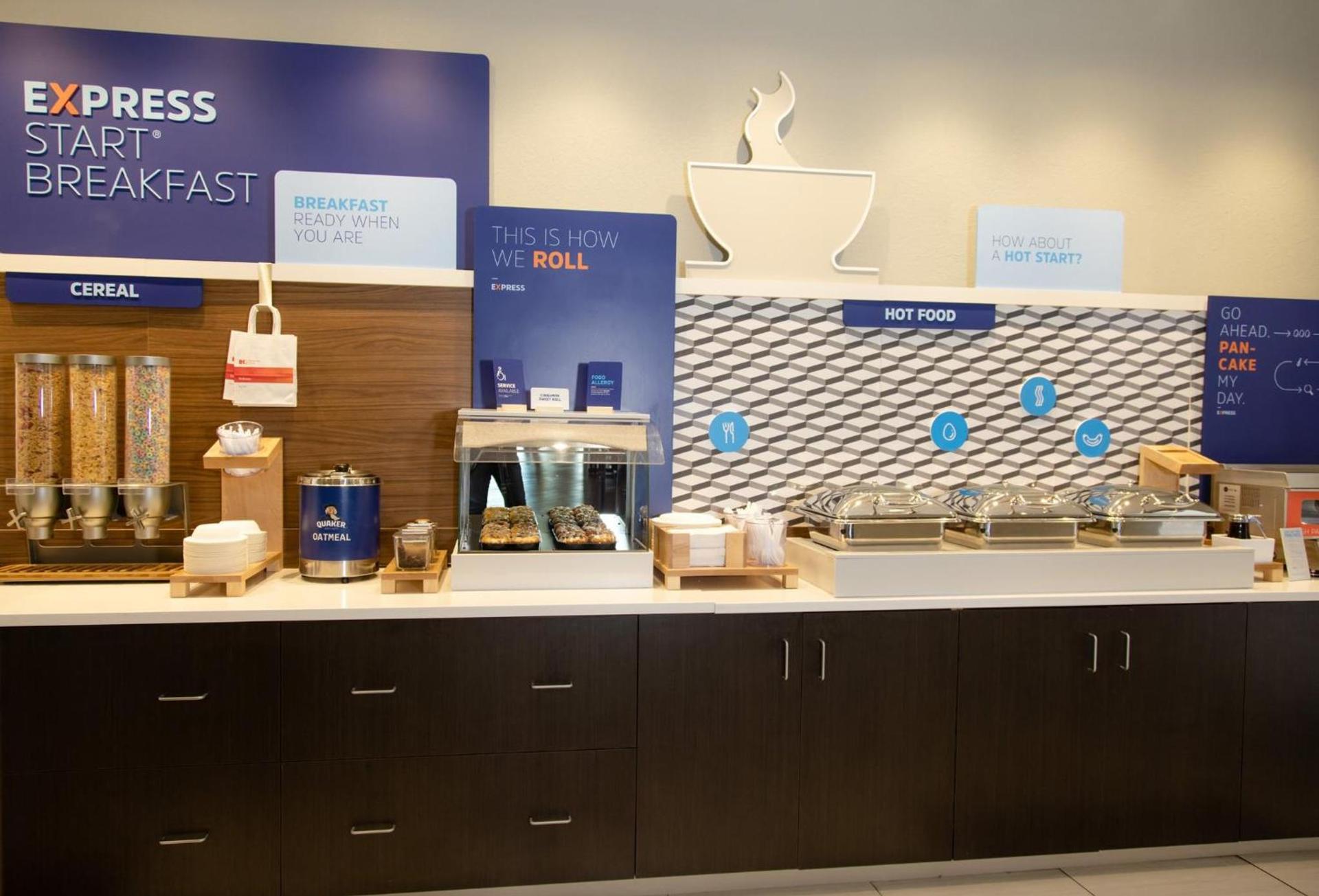 Holiday Inn Express Marshfield - Springfield Area by IHG photo 15