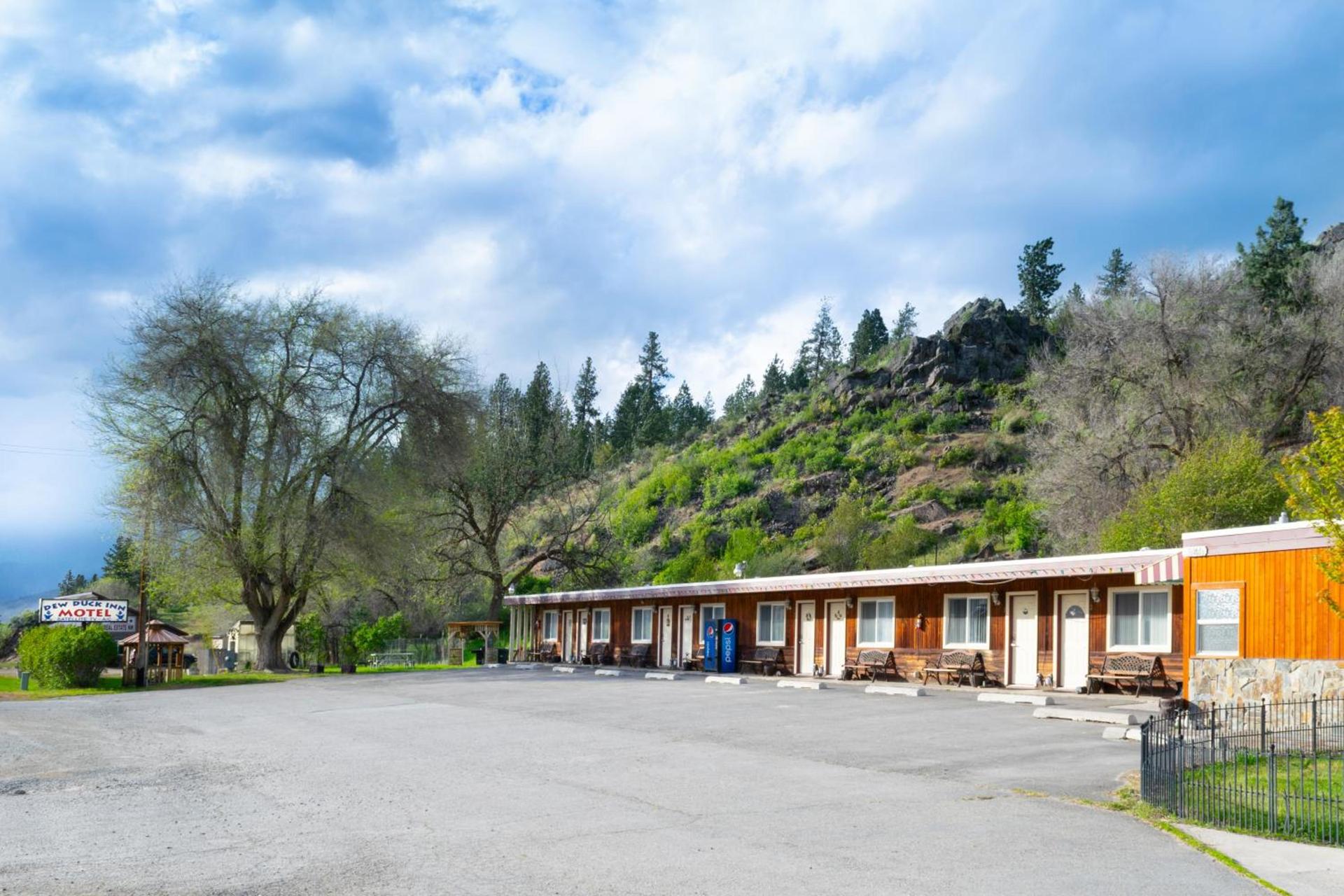 Dew Duck Inn photo 1