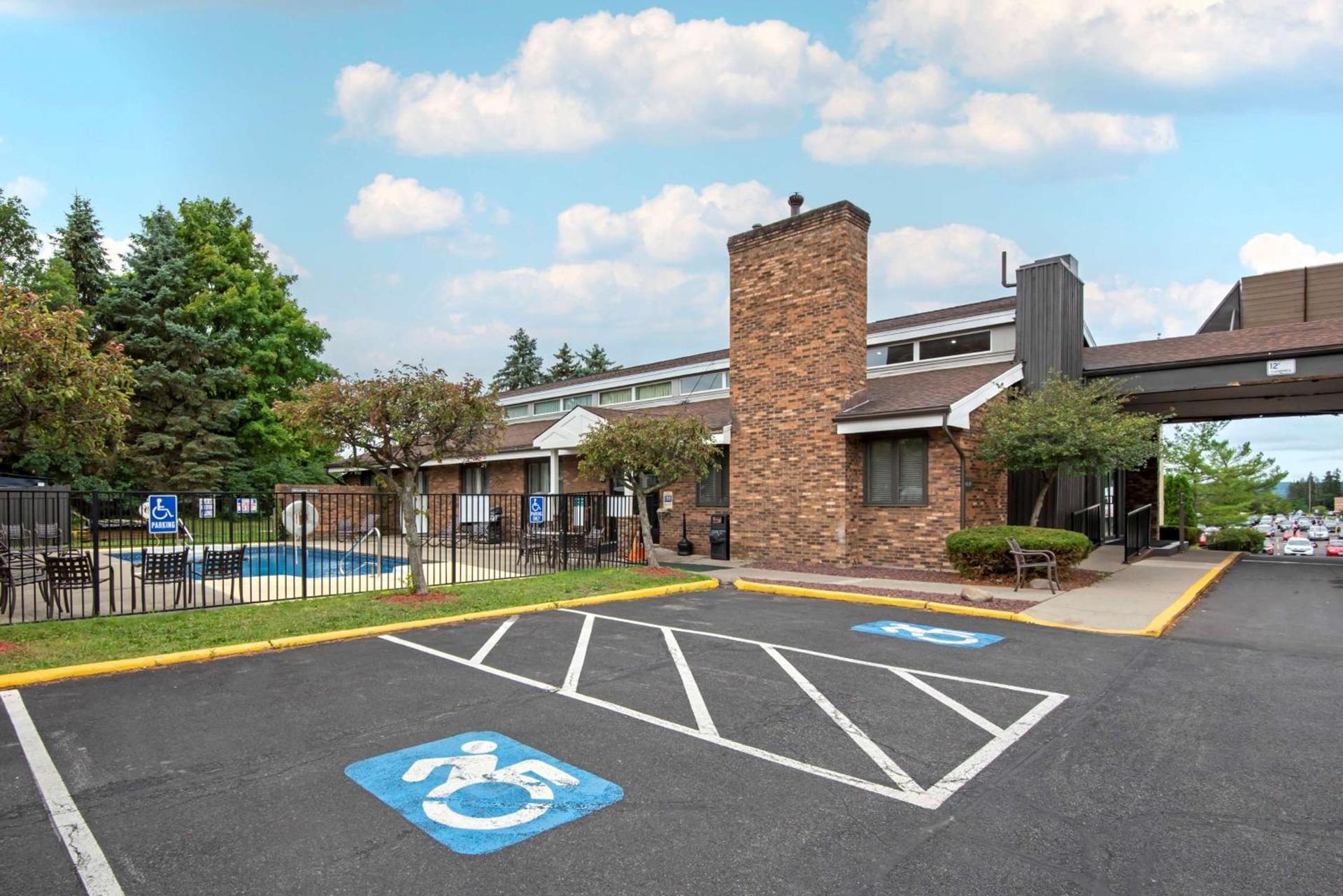 Best Western University Inn photo 11