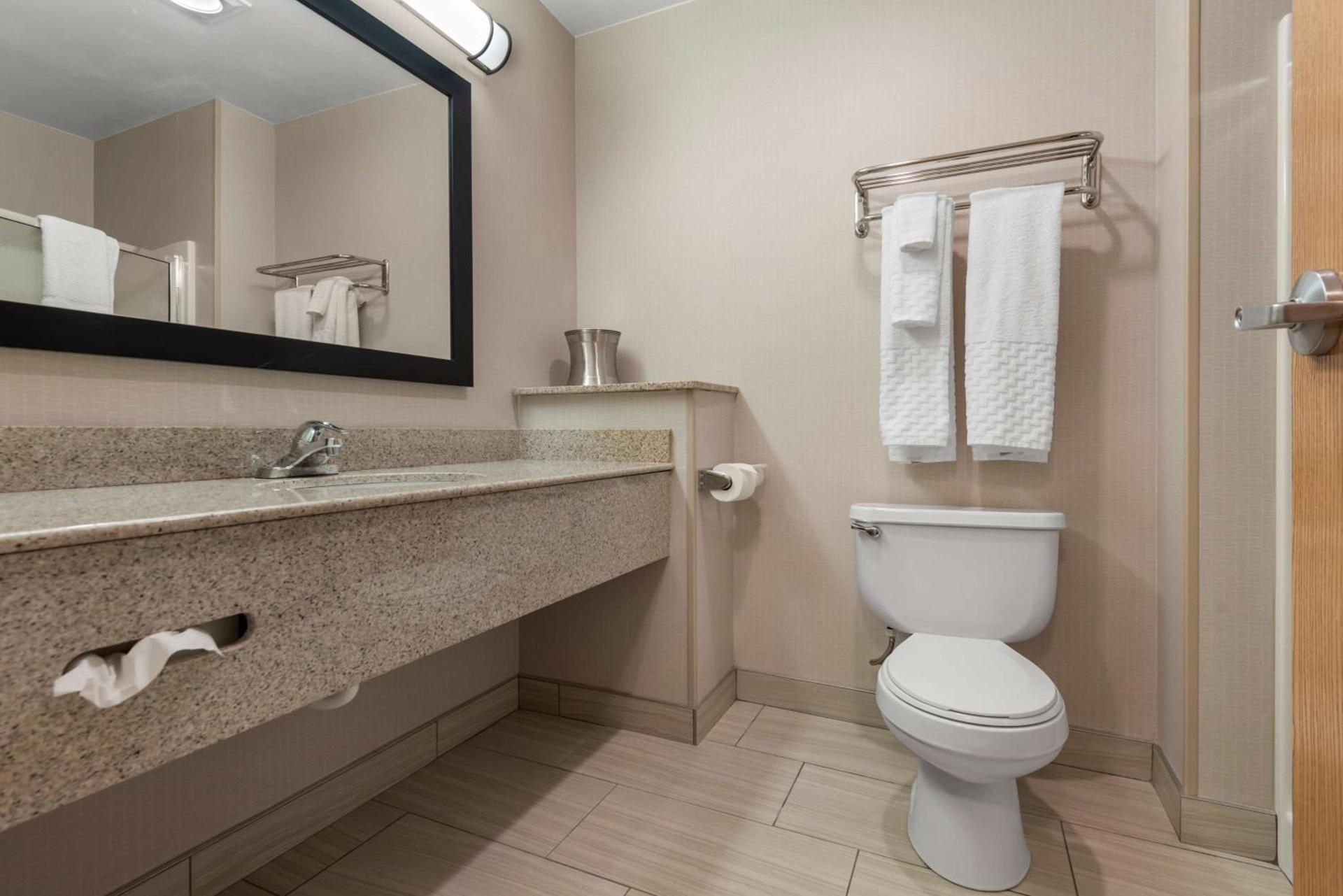 Best Western University Inn photo 26