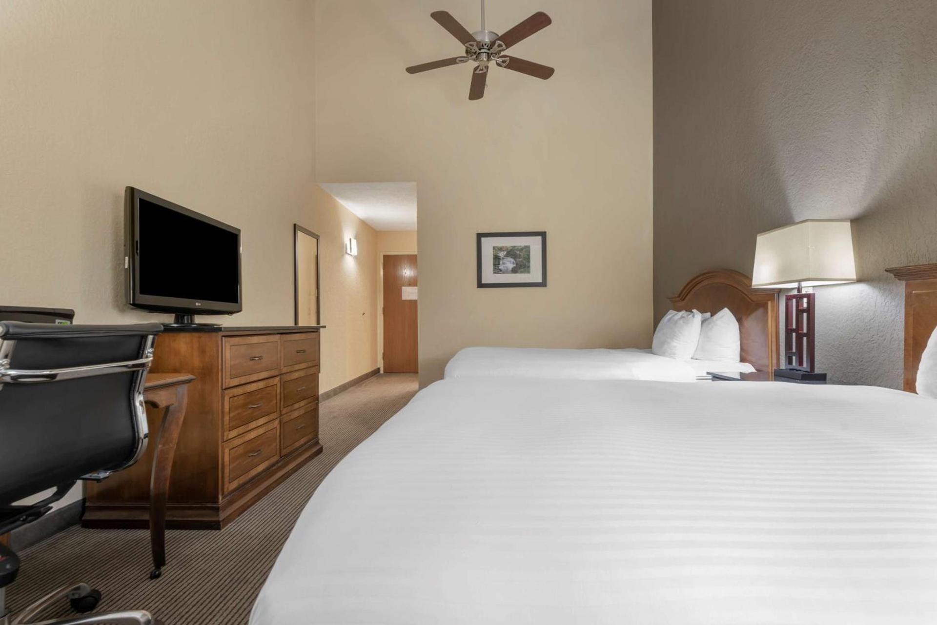 Best Western University Inn photo 17