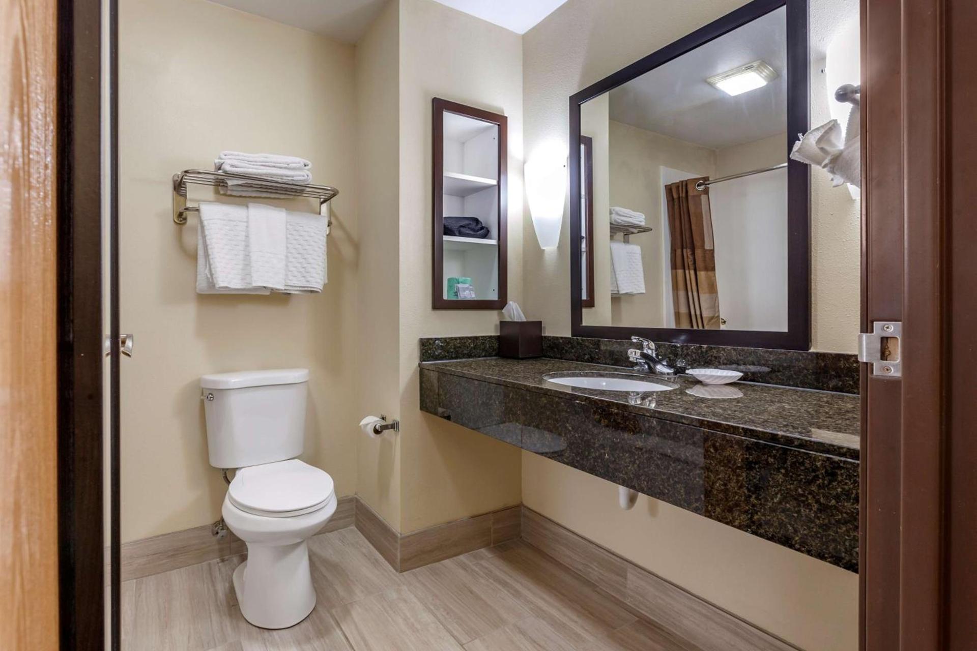 Best Western PLUS Sparta Trail Lodge photo 29