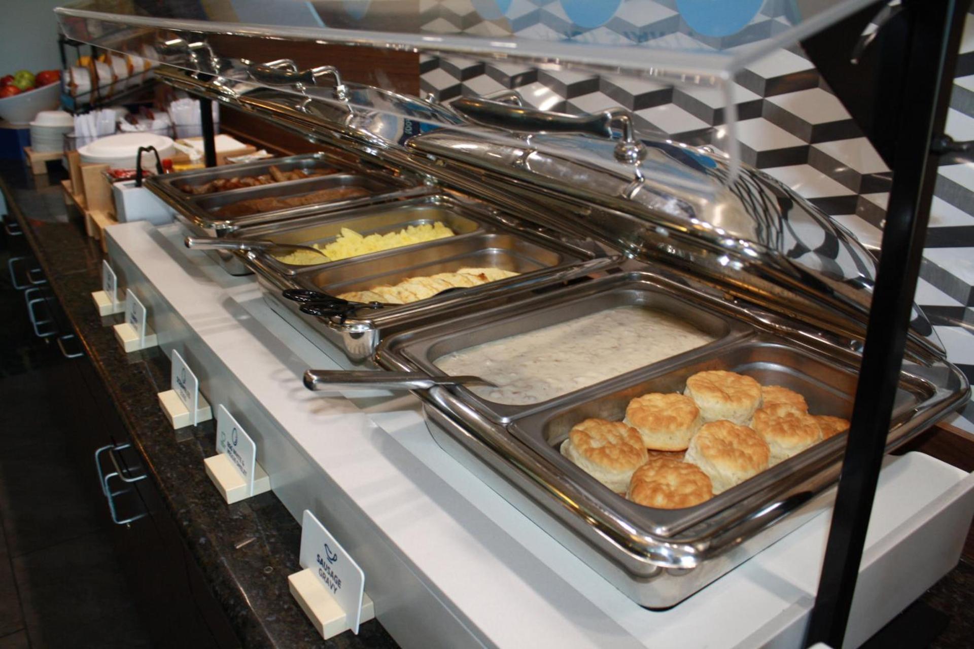 Holiday Inn Express & Suites Morton Peoria Area by IHG photo 36