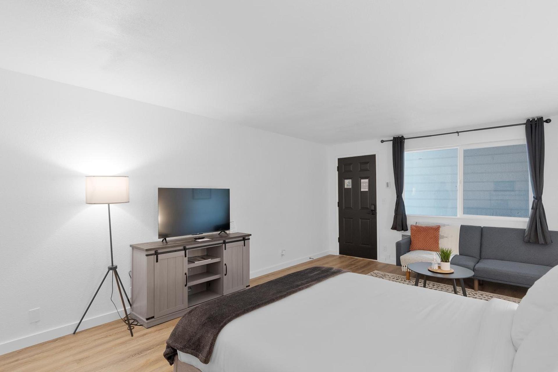 Silver Sands Motel photo 5