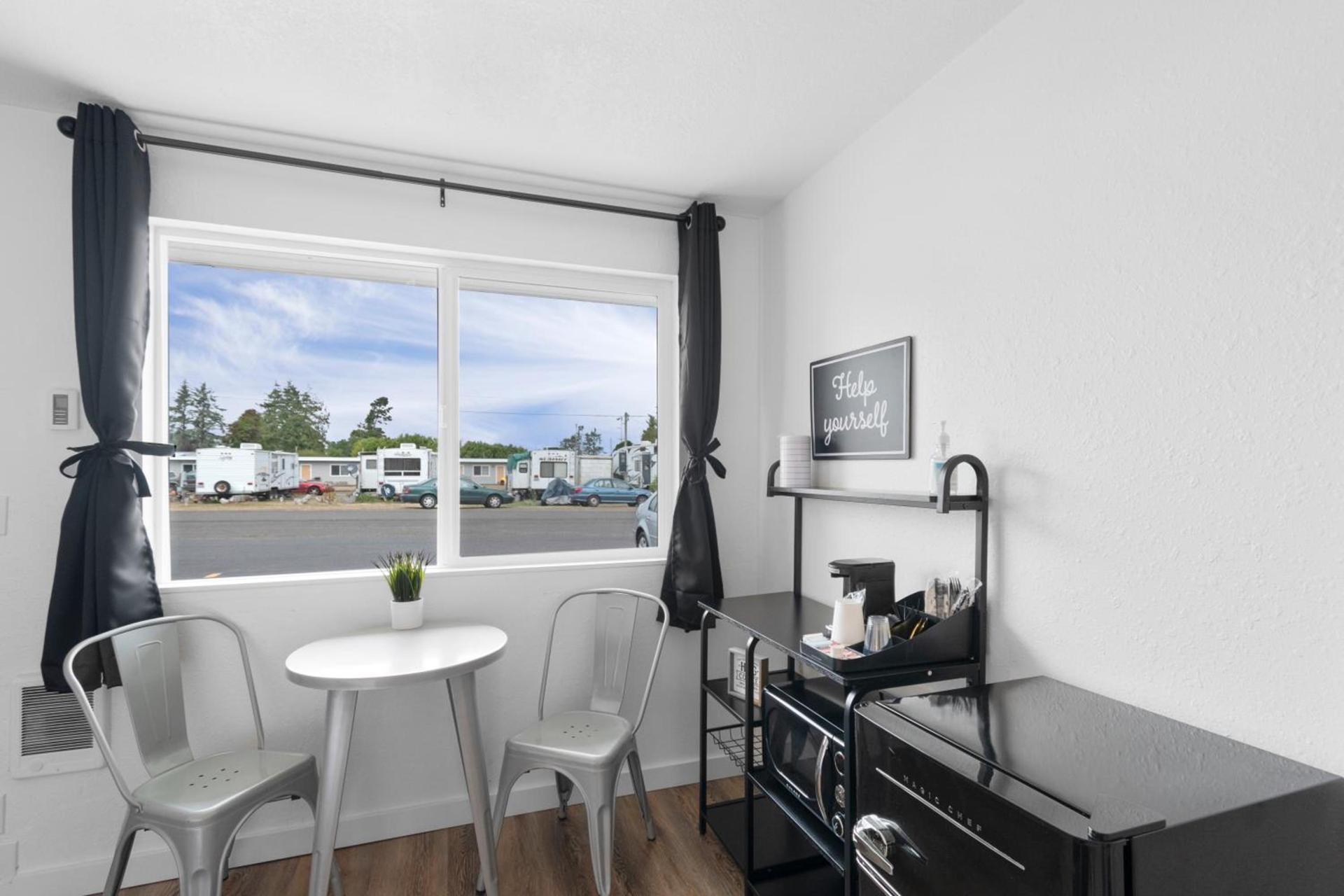 Silver Sands Motel photo 9