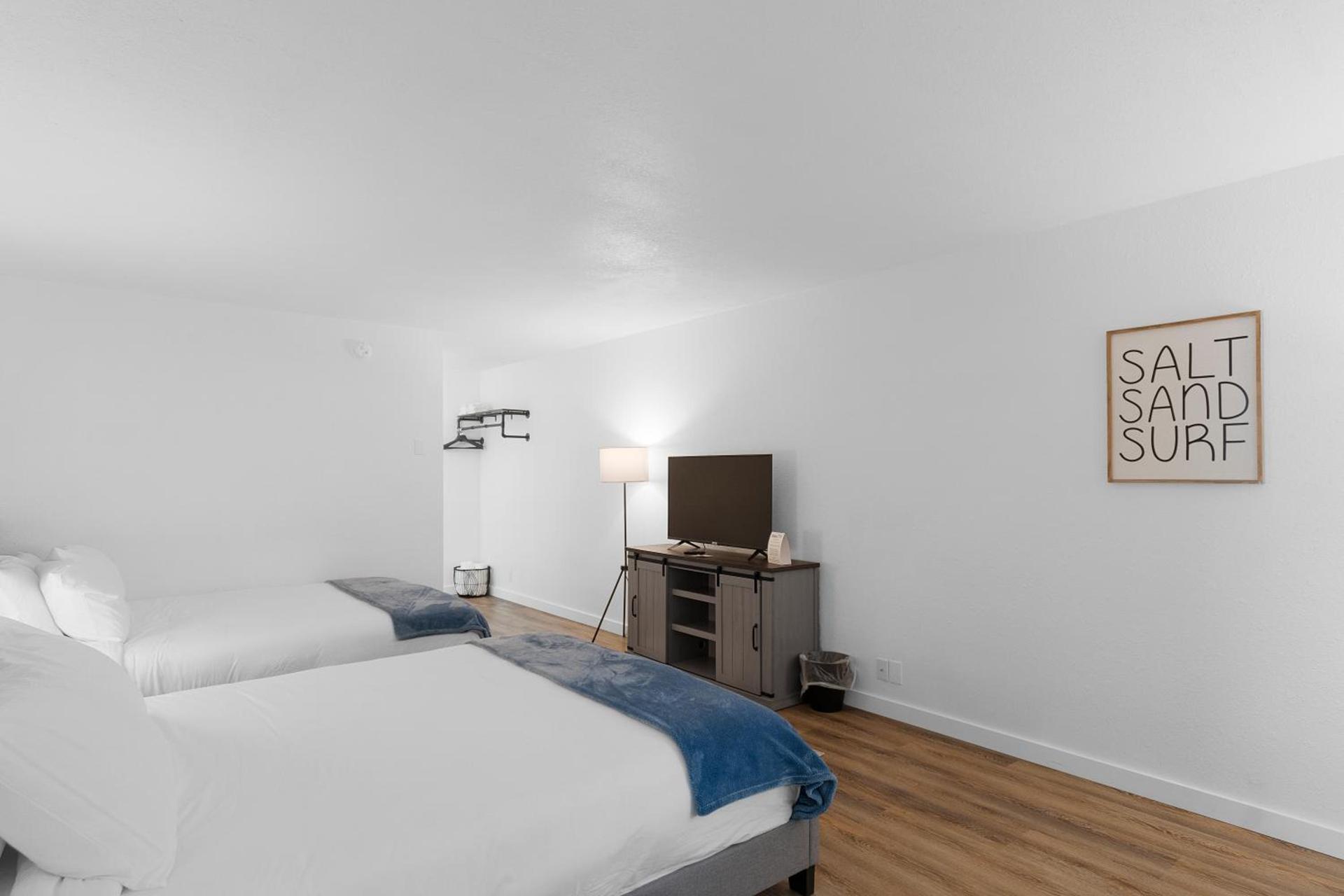 Silver Sands Motel photo 16