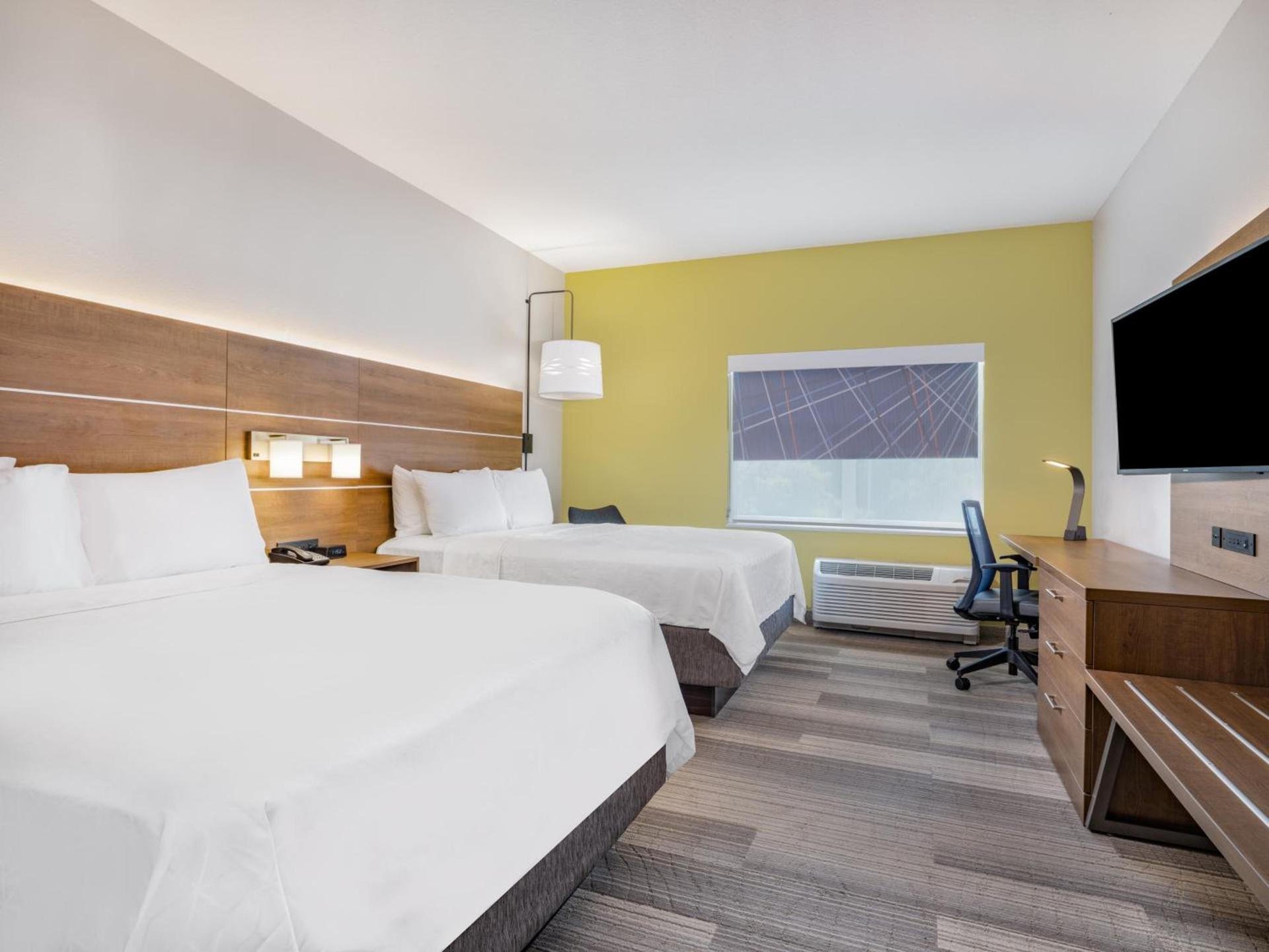 Holiday Inn Express & Suites - Ruskin by IHG photo 46