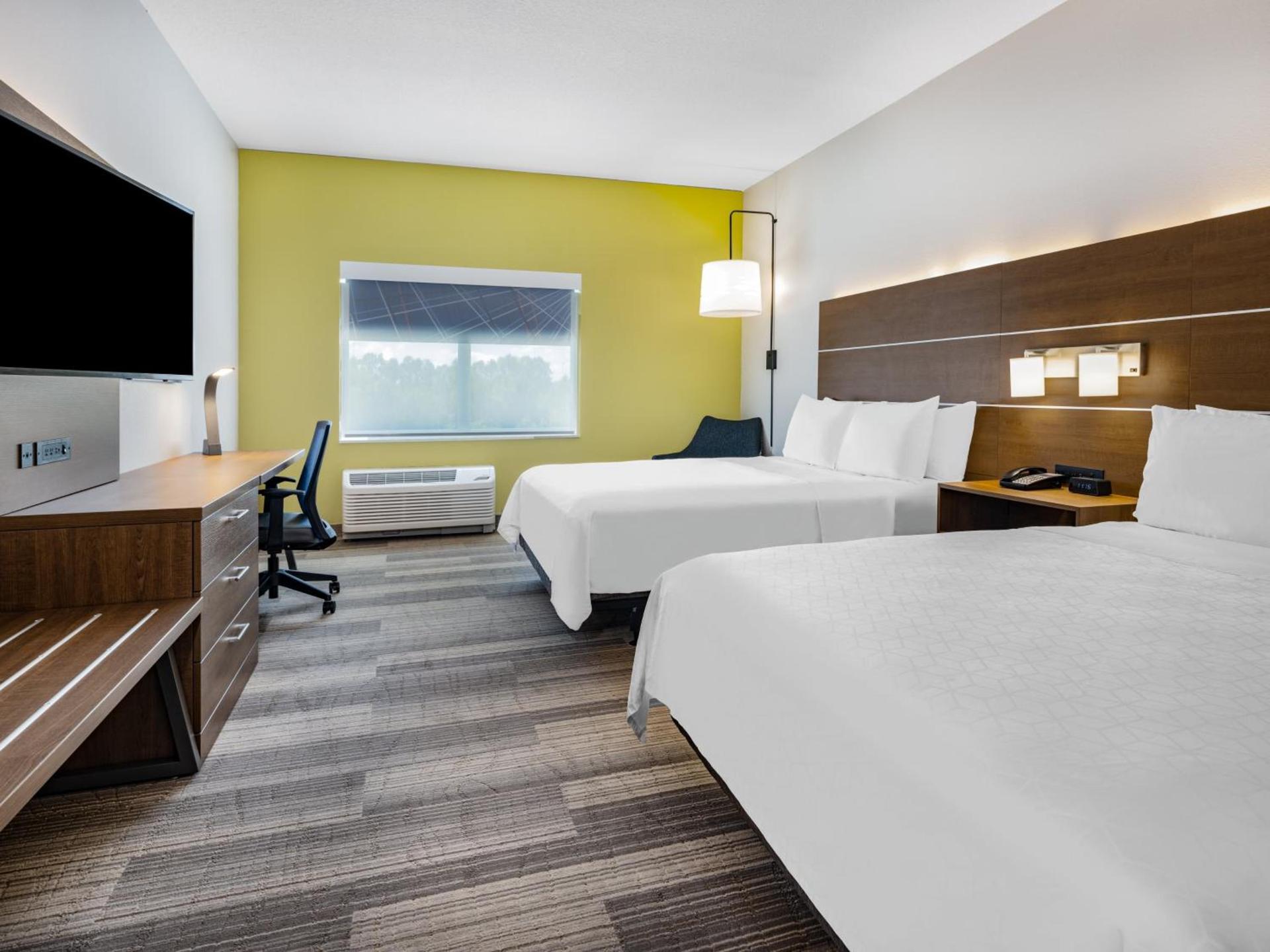 Holiday Inn Express & Suites - Ruskin by IHG photo 45