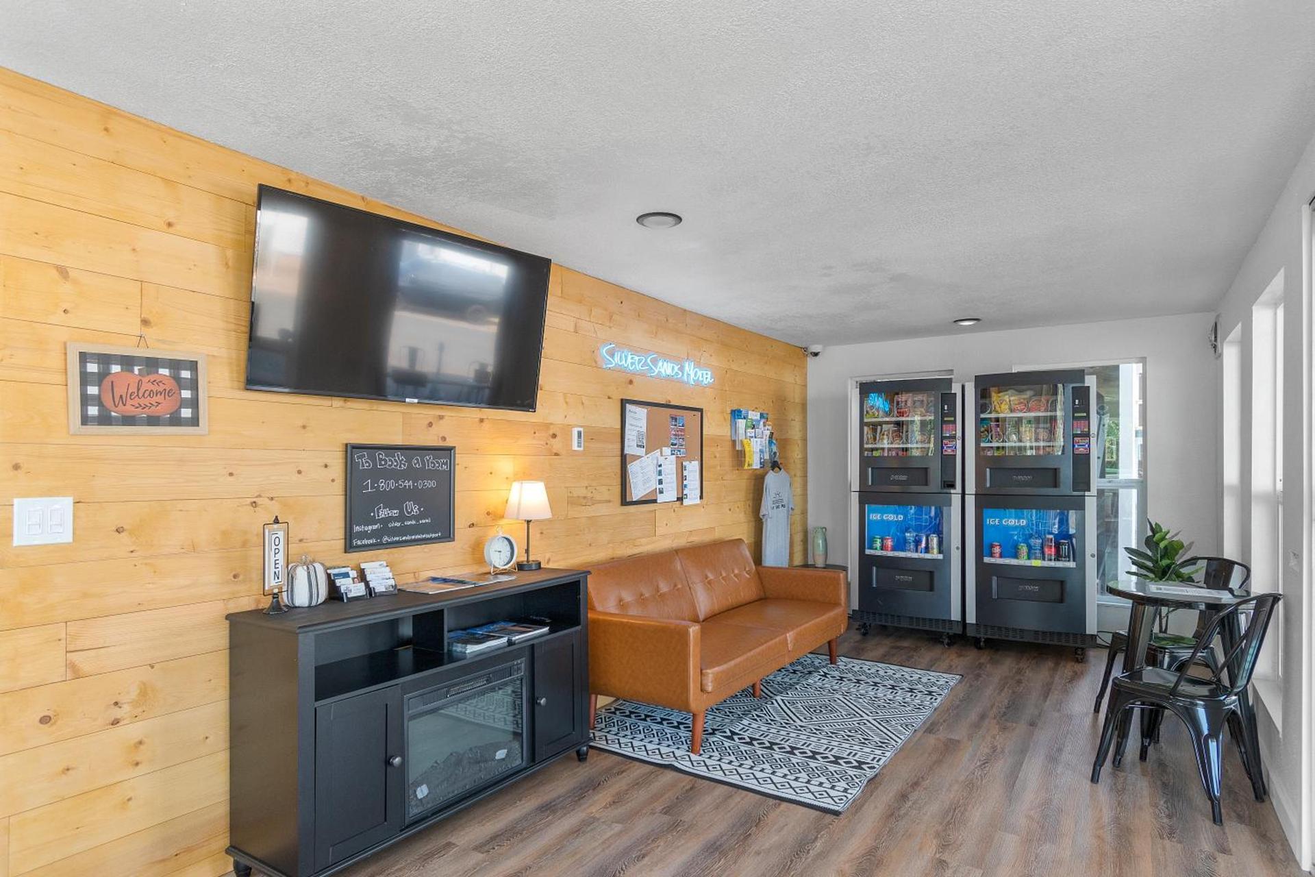 Silver Sands Motel photo 23