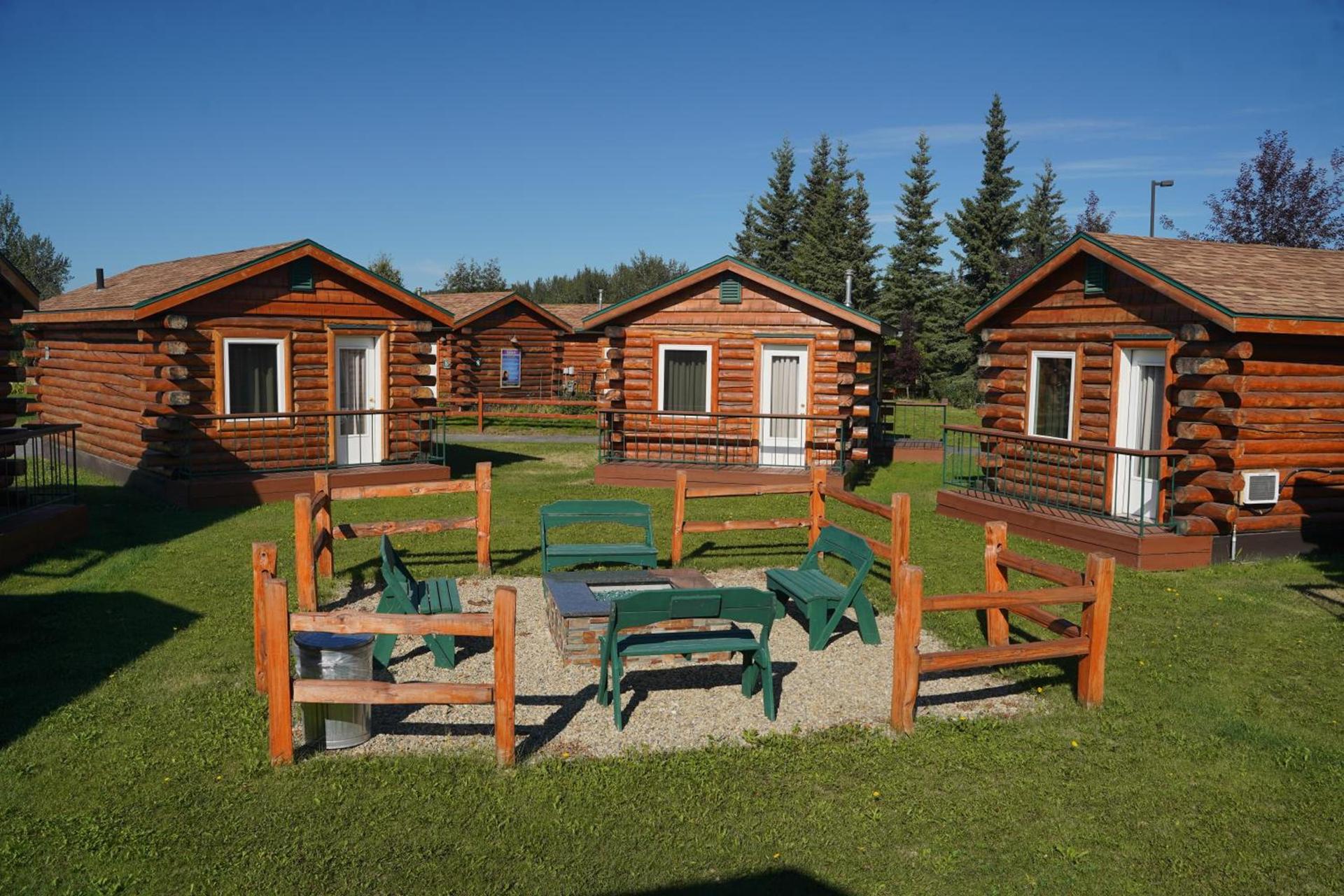 Pike's Waterfront Lodge photo 24