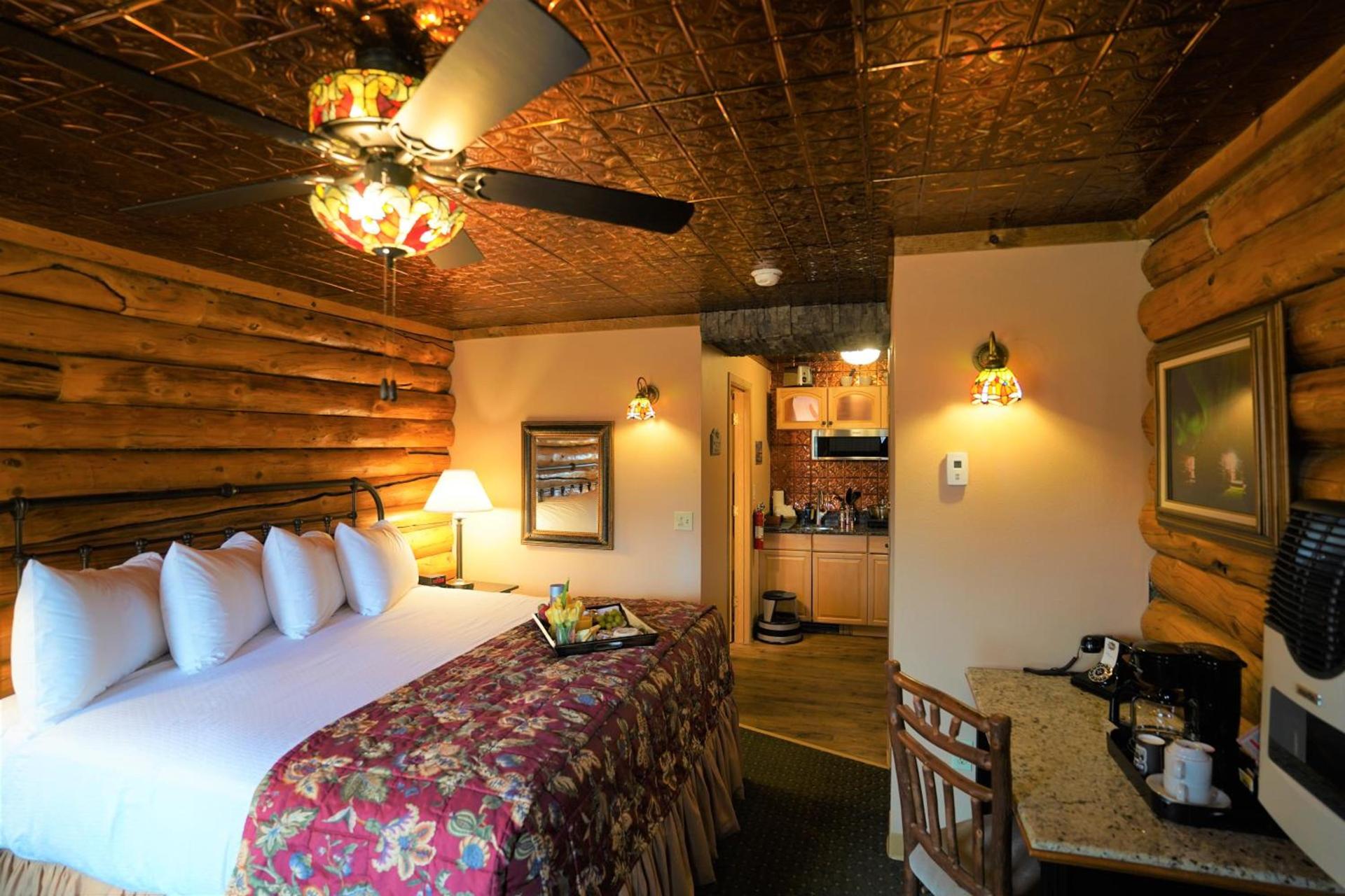 Pike's Waterfront Lodge photo 25