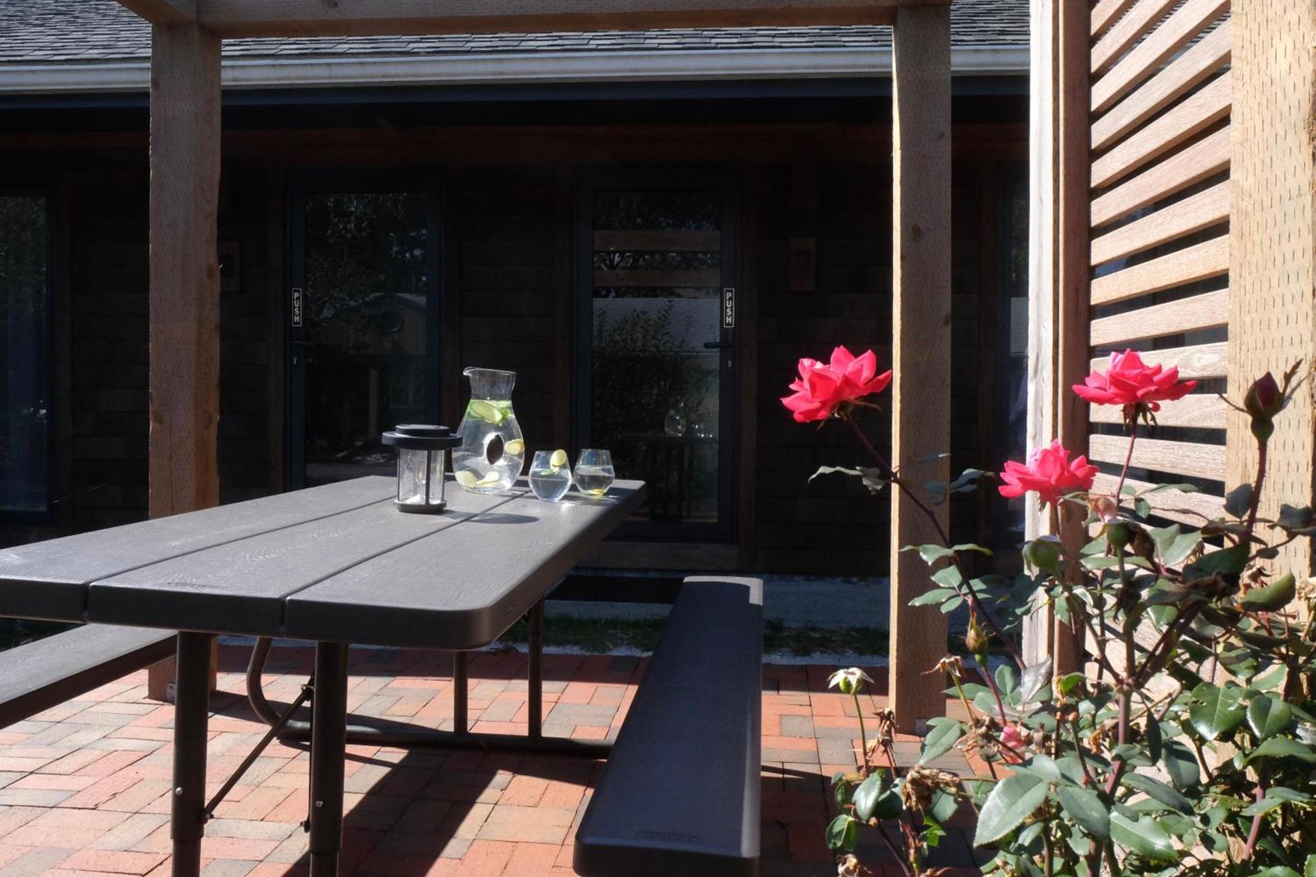 Cape Cod Veranda photo 3