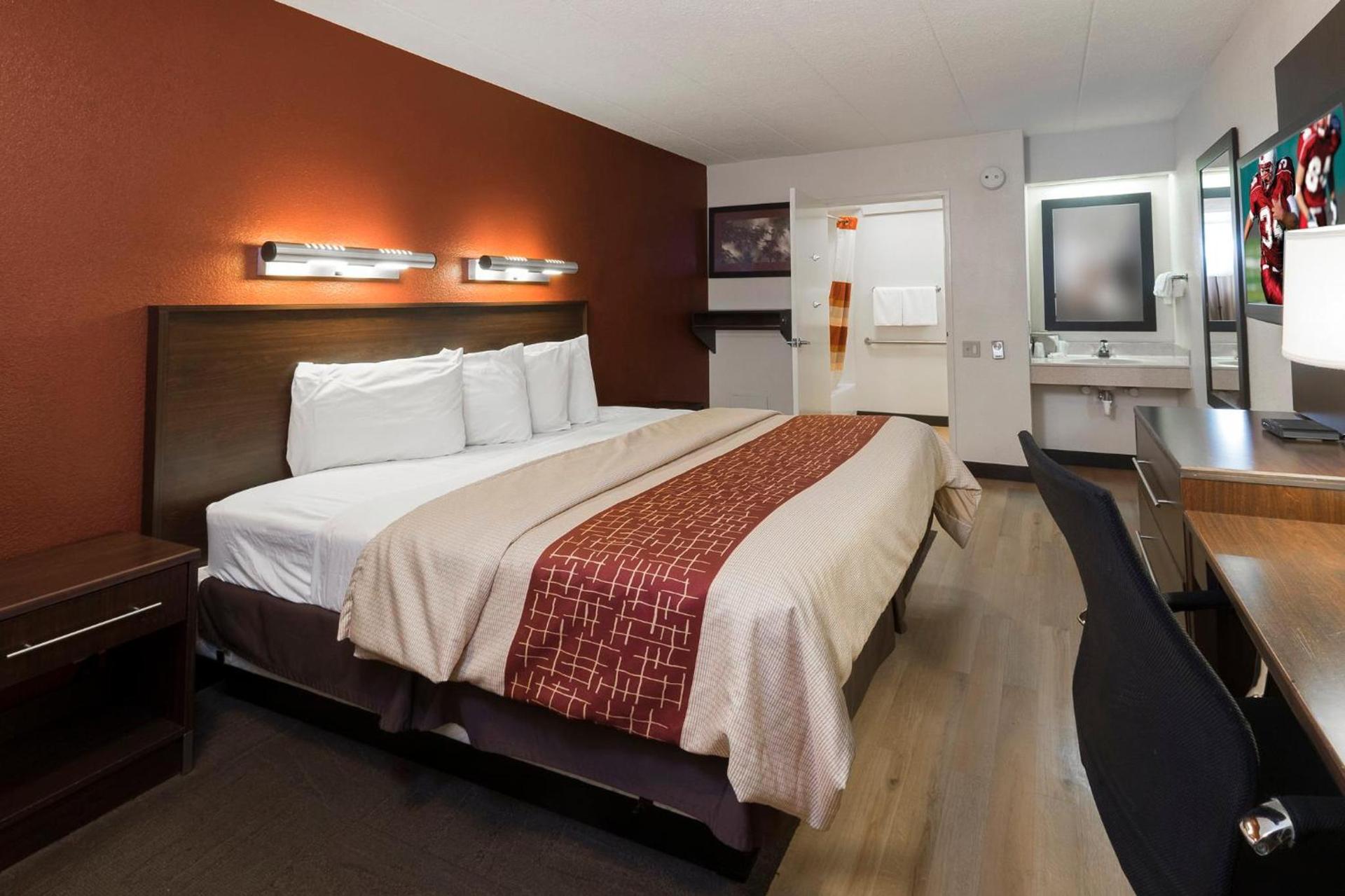 Red Roof Inn Benton Harbor - St. Joseph photo 17