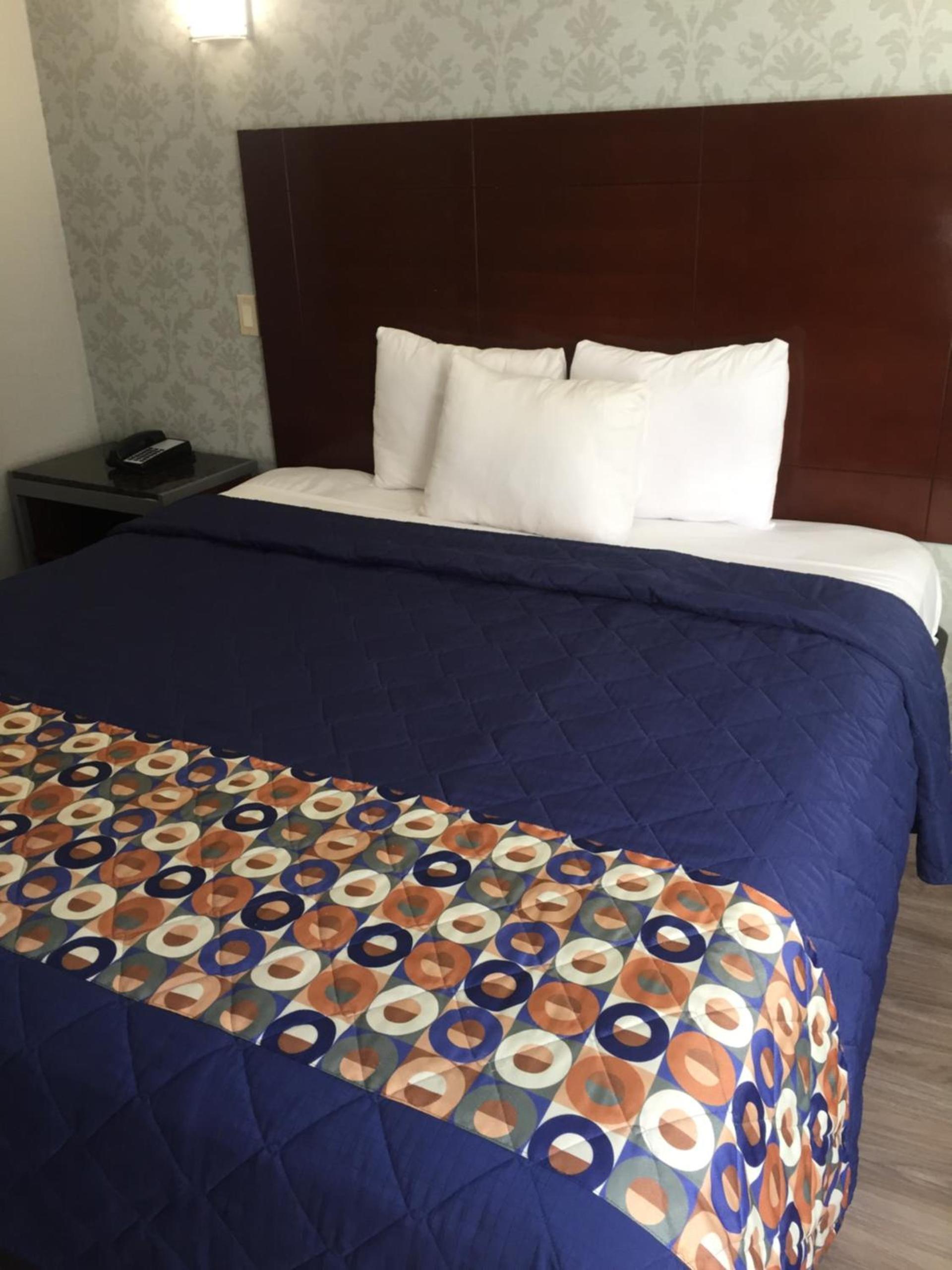 Atlantic Motor Inn photo 2