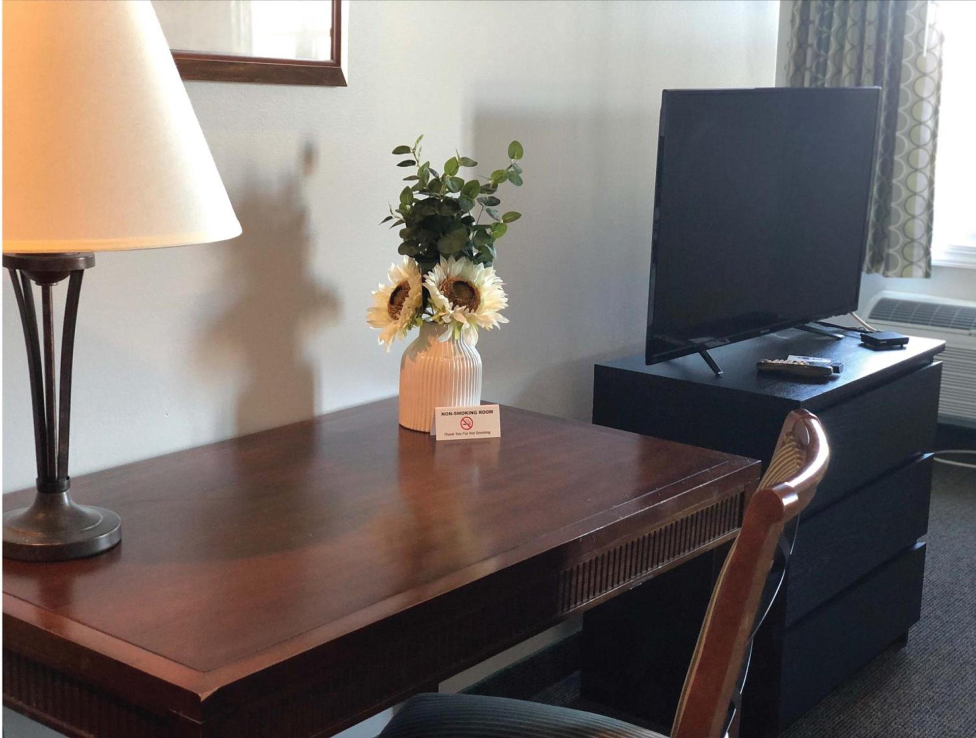 Brinton Suites photo 54