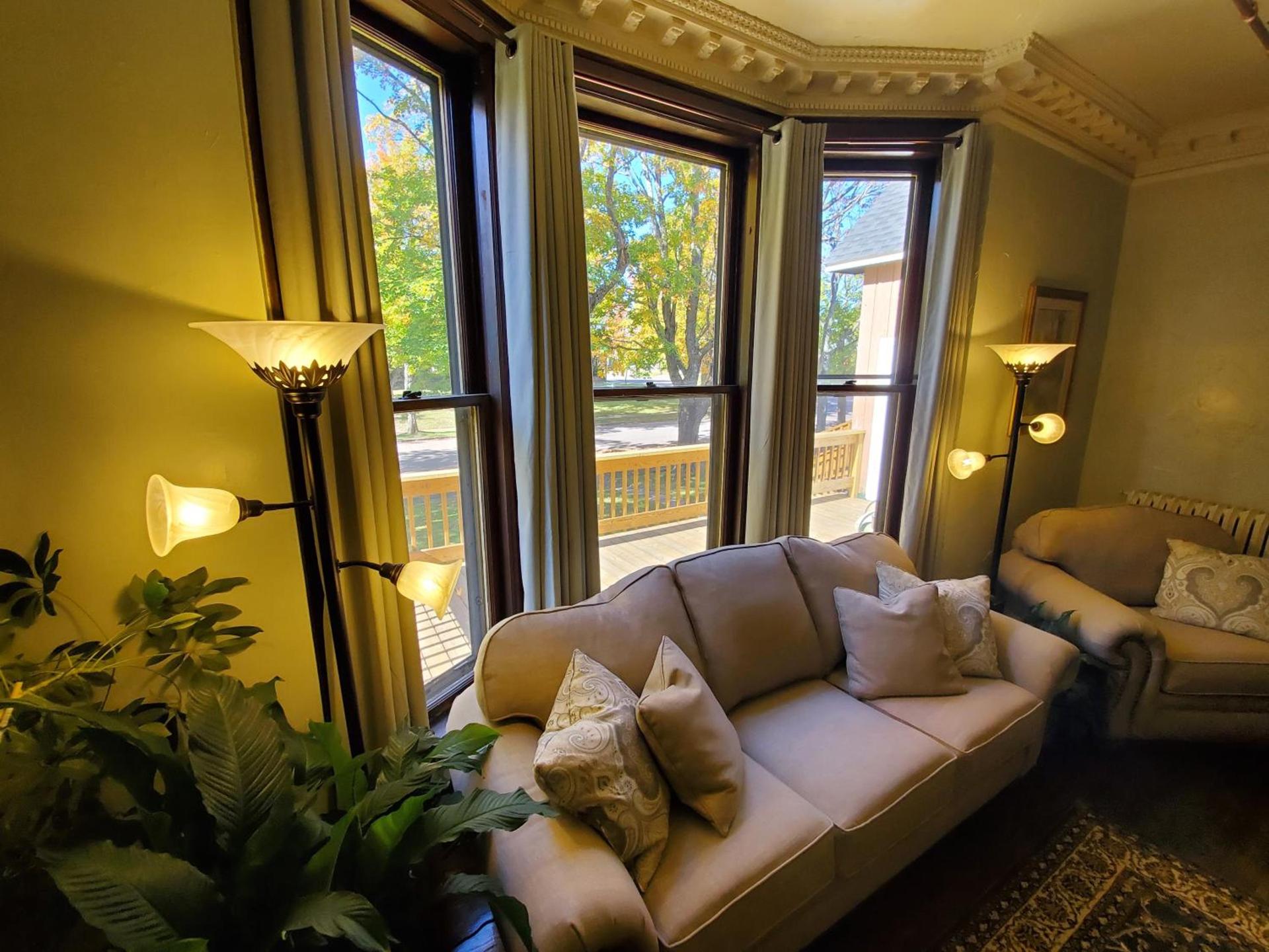 Daniell Manor photo 27