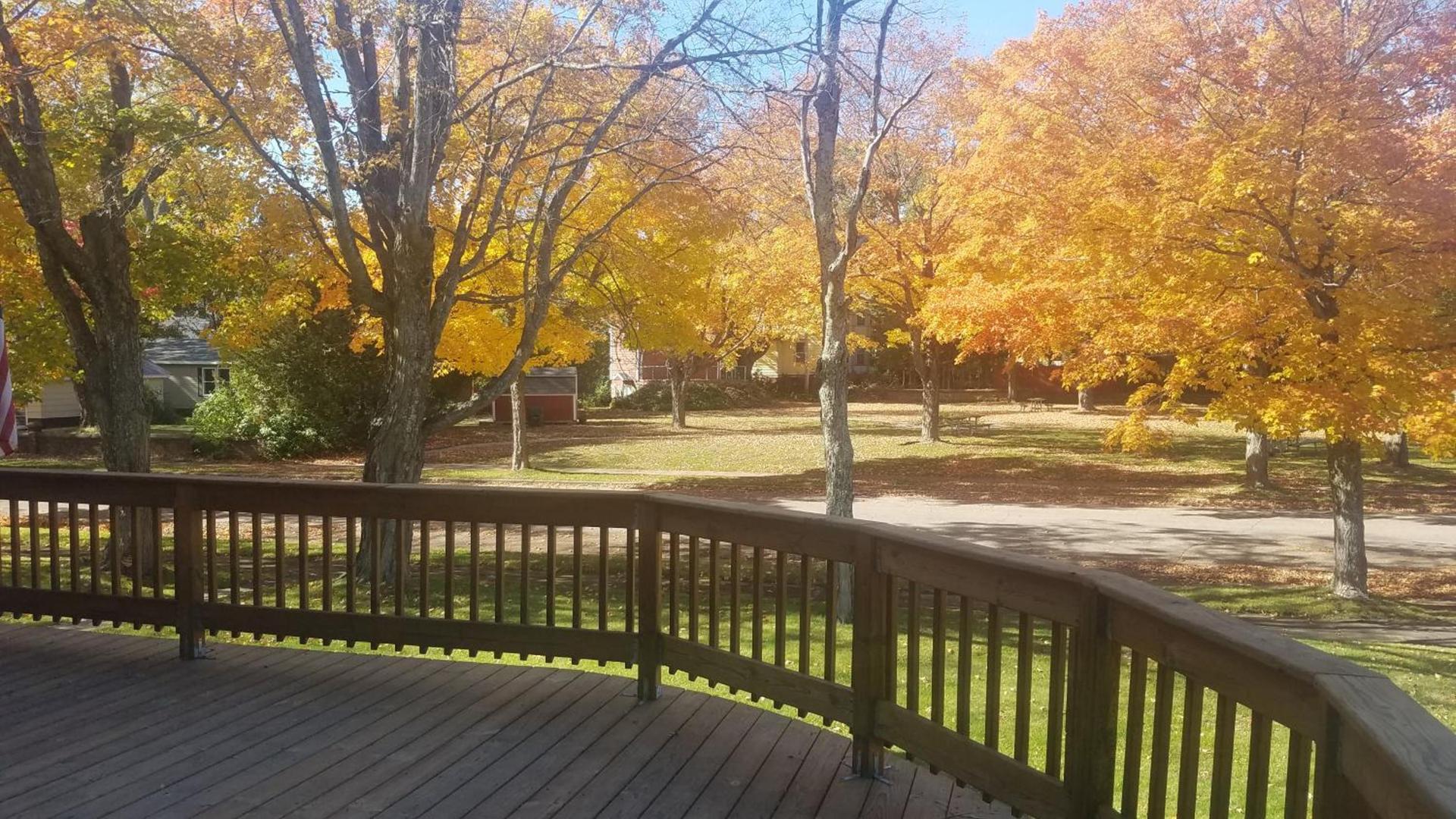 Daniell Manor photo 5