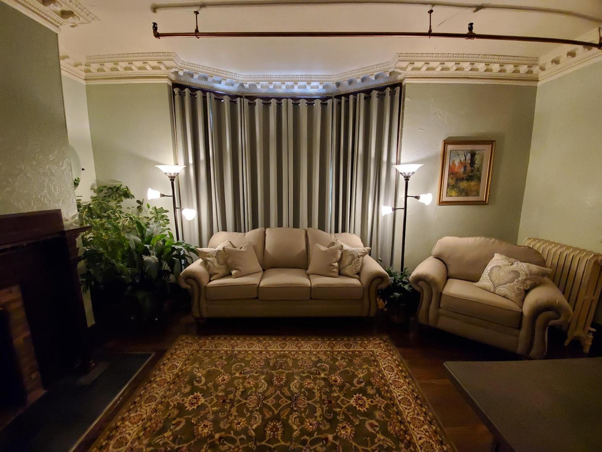 Daniell Manor photo 8