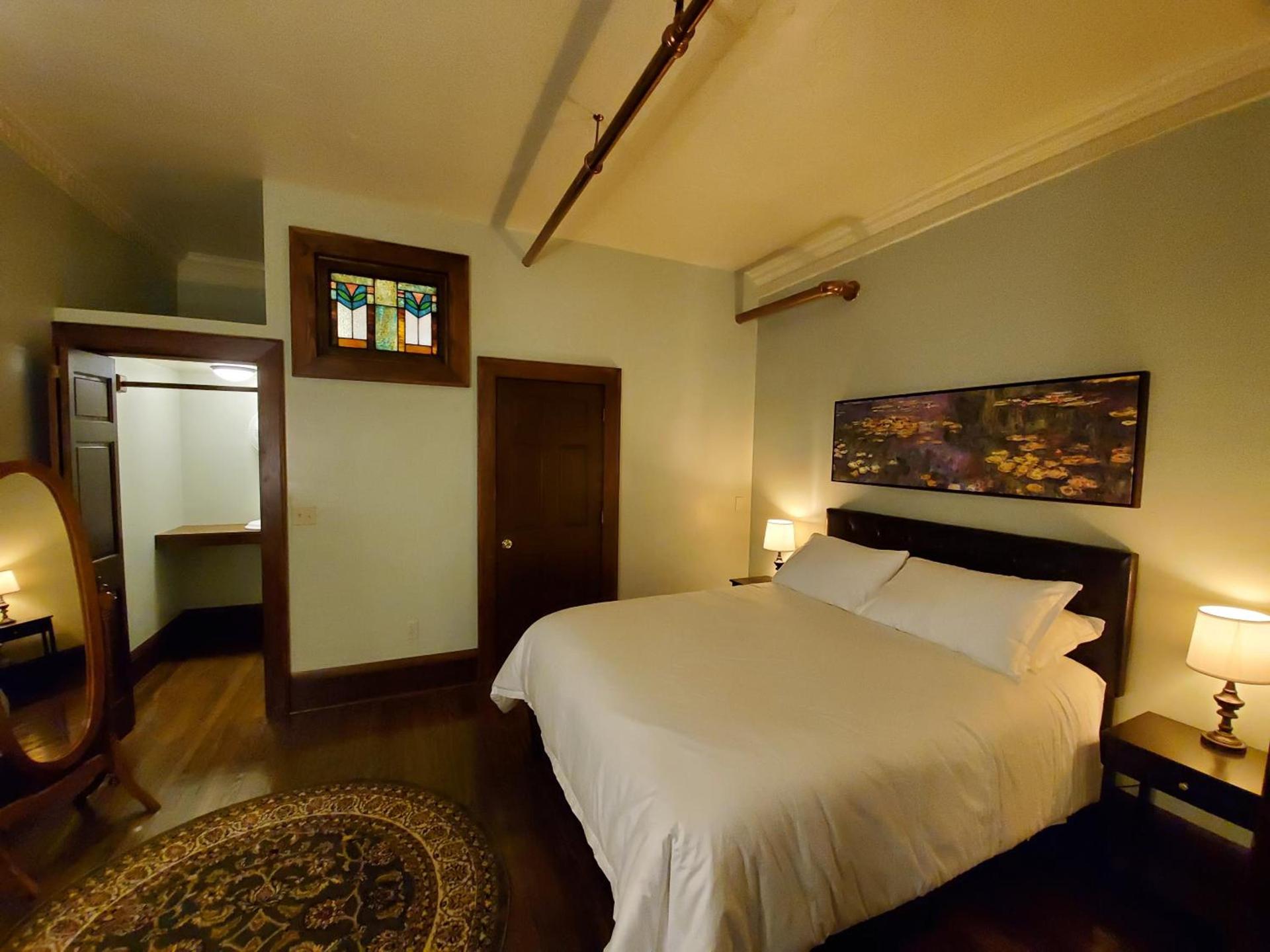 Daniell Manor photo 10