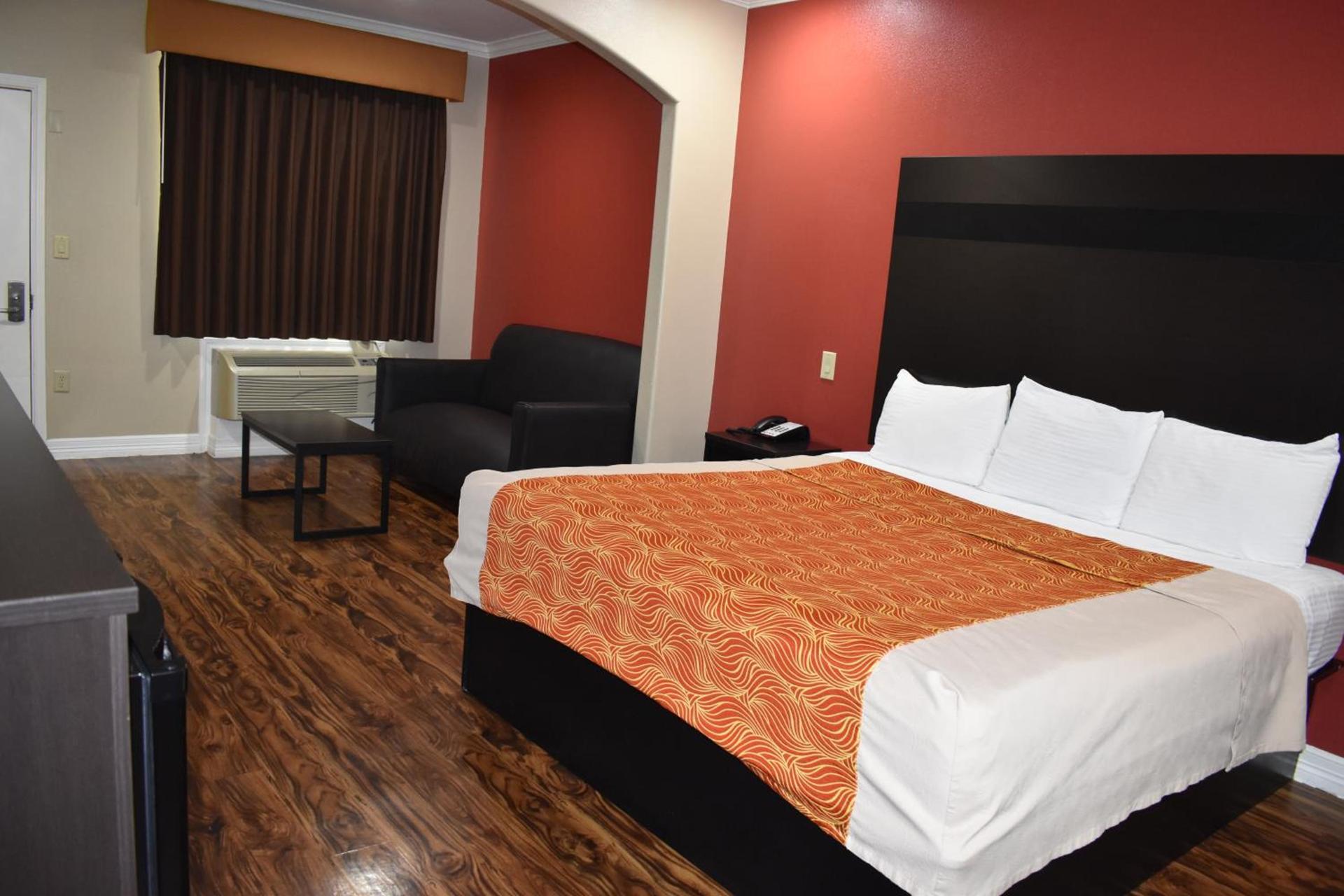 Platinum Inn Katy photo 16