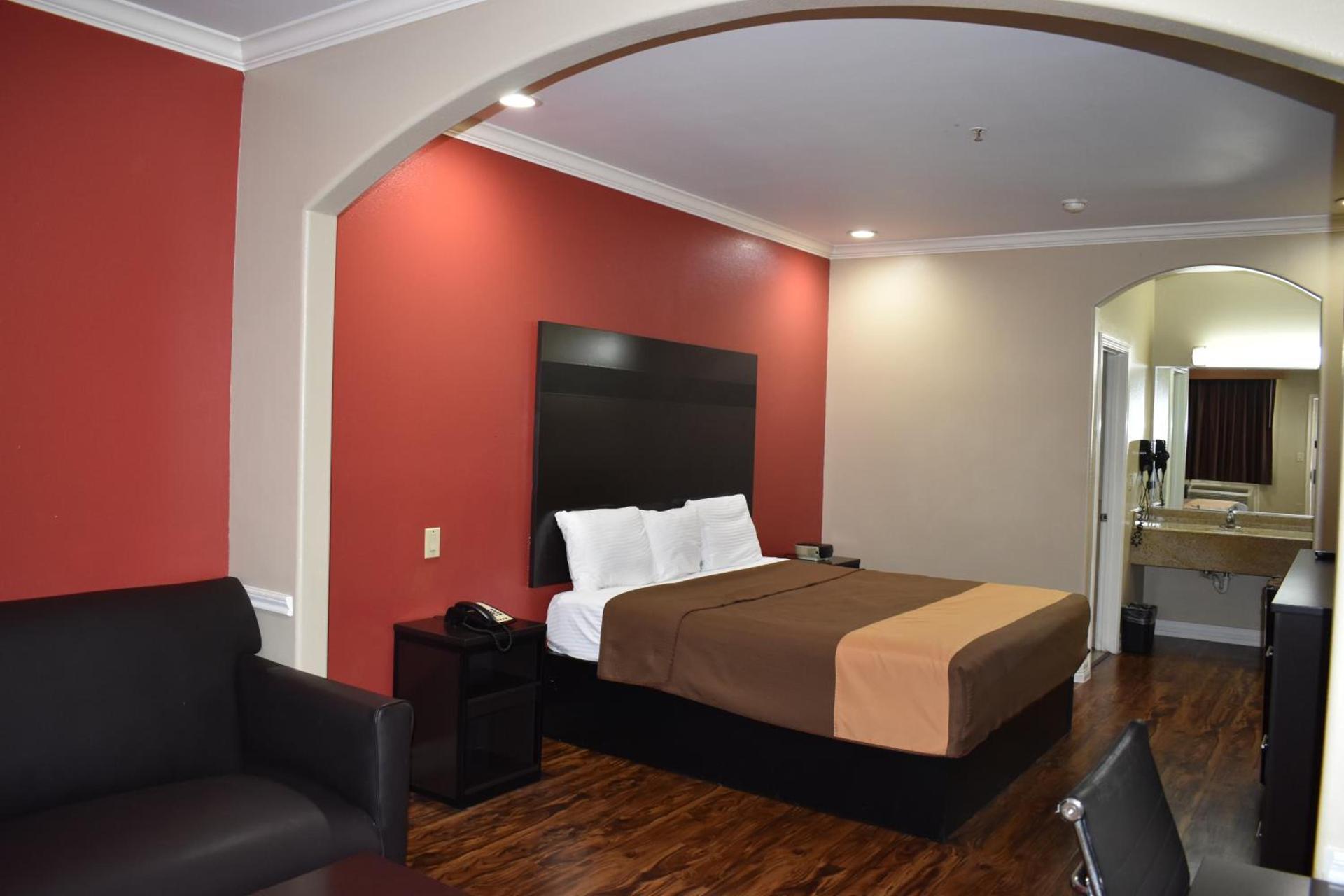 Platinum Inn Katy photo 25