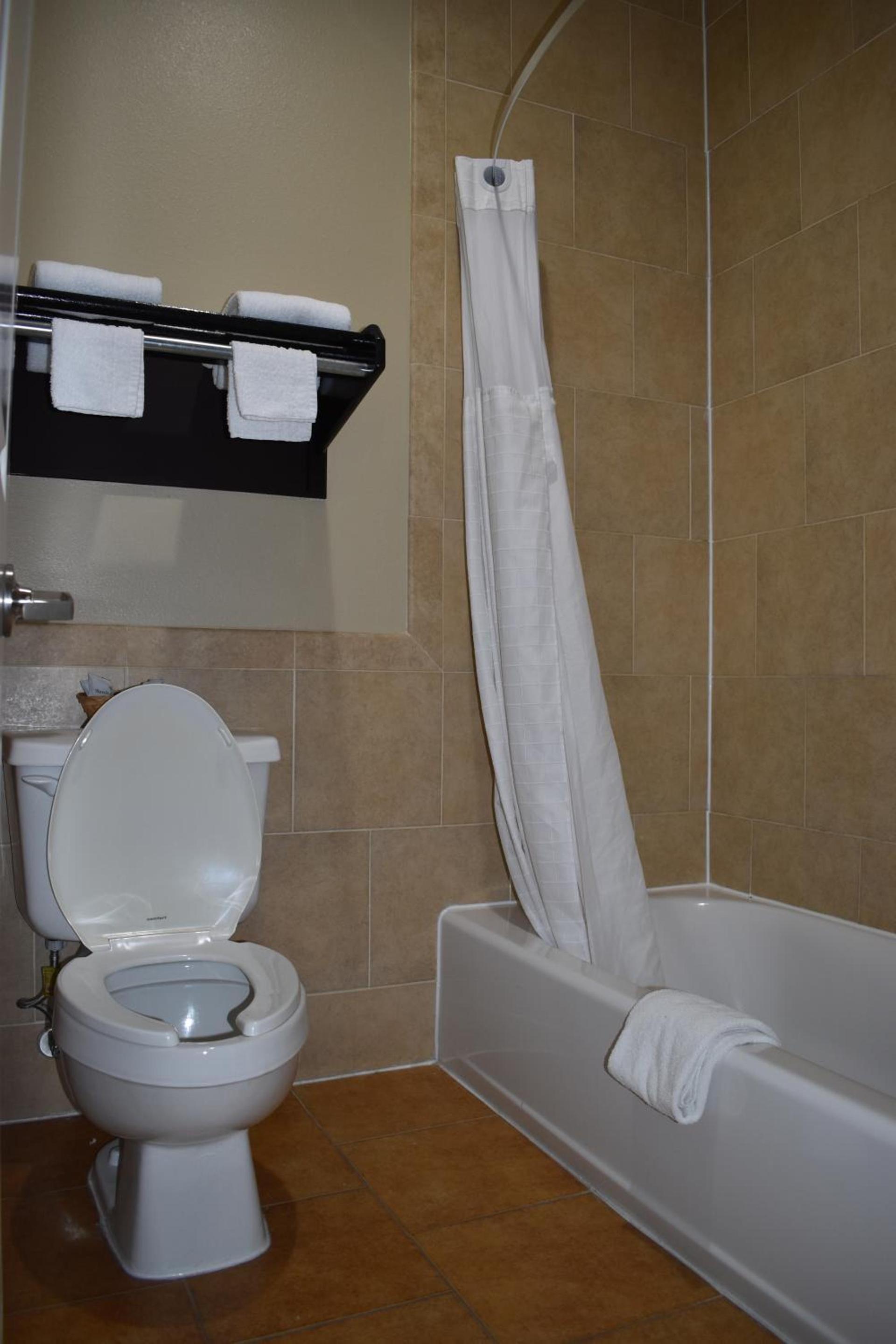 Platinum Inn Katy photo 27