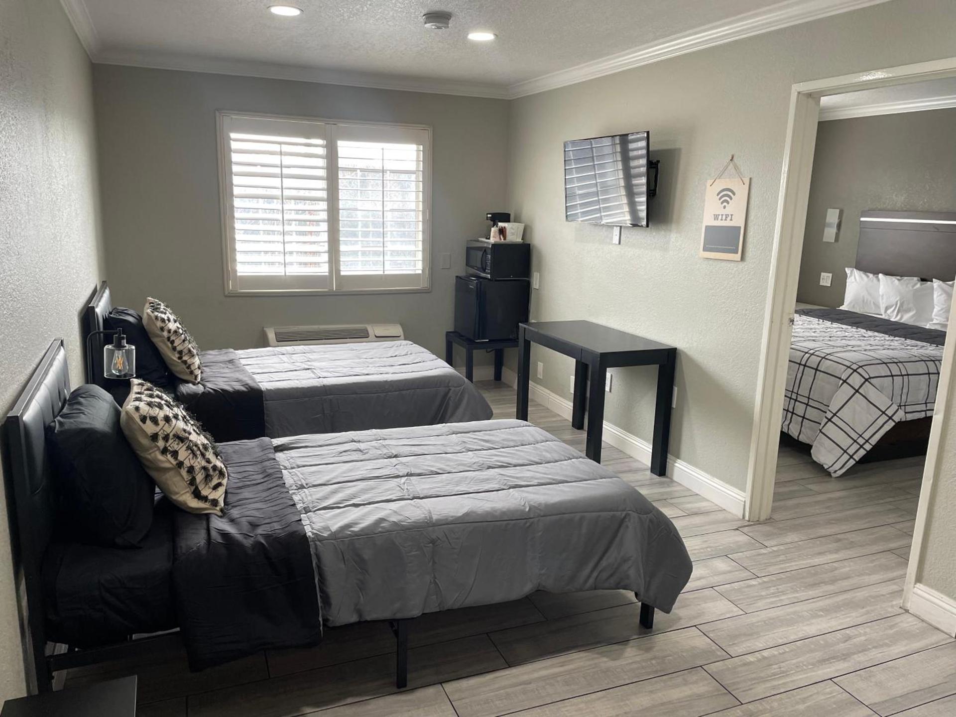 Cabana Inn & Suites photo 17