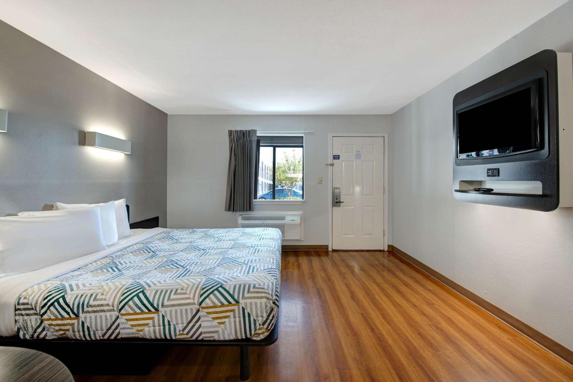 Motel 6-Sulphur Springs, TX photo 6