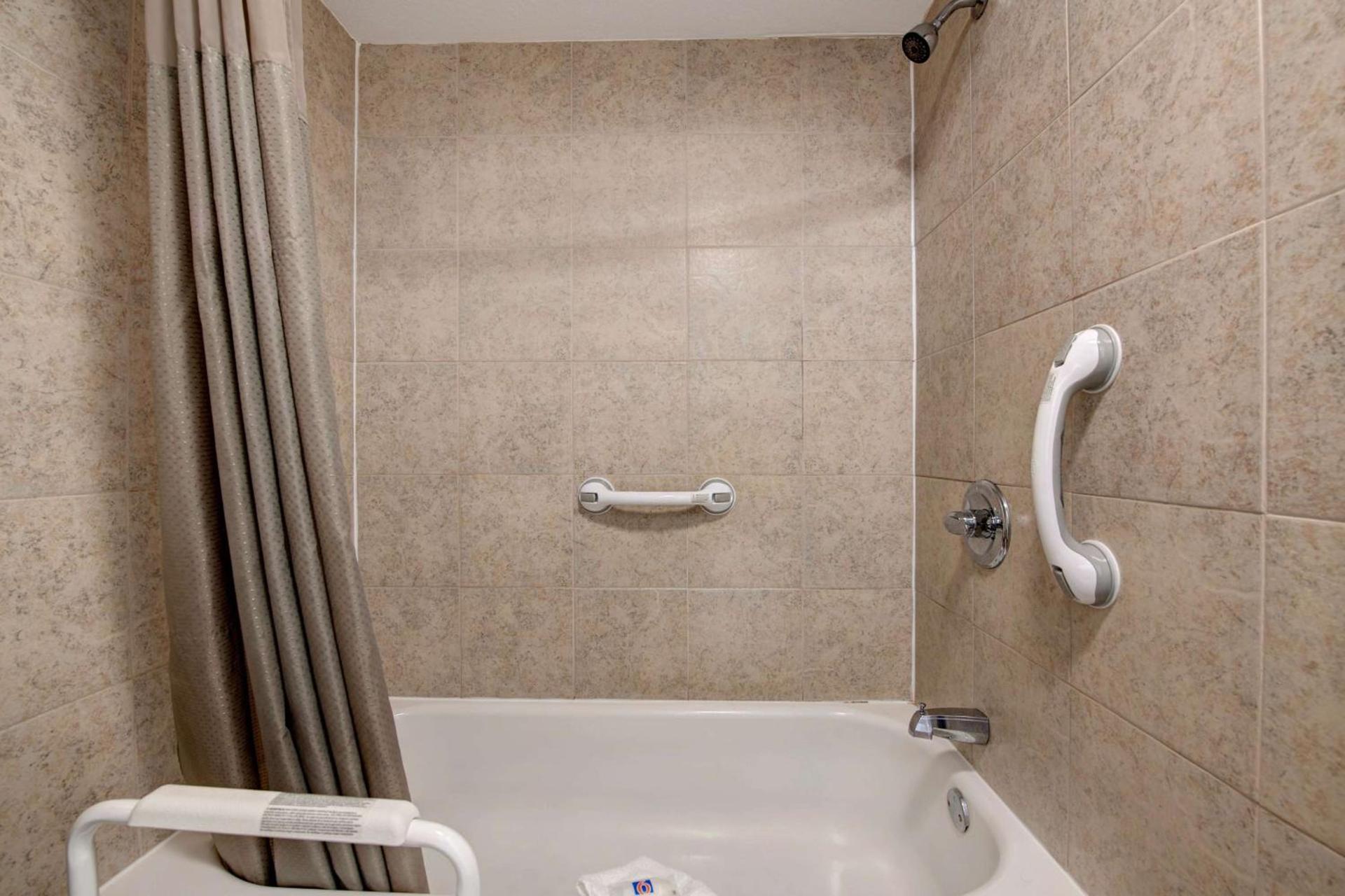Motel 6-Sulphur Springs, TX photo 19